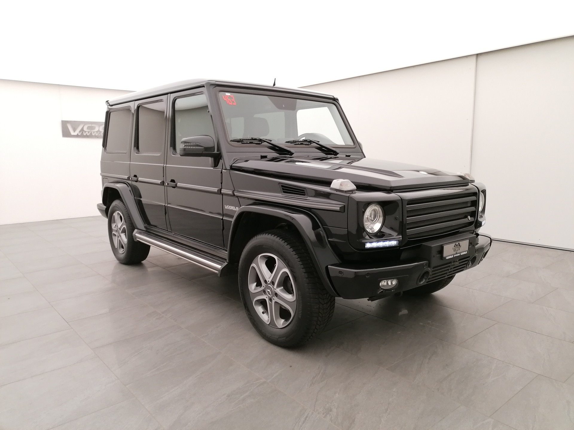 MERCEDES-BENZ G350 Bluetec 7G-Tronic-showroom-element-2