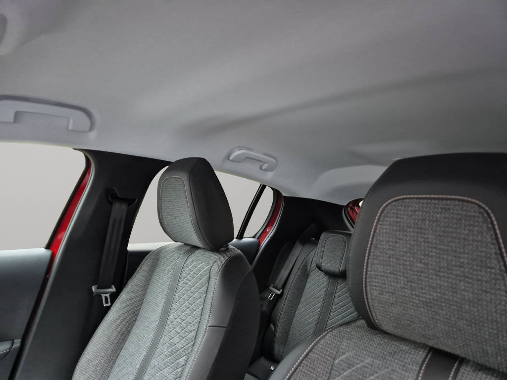 PEUGEOT 208 e-Allure-image-7