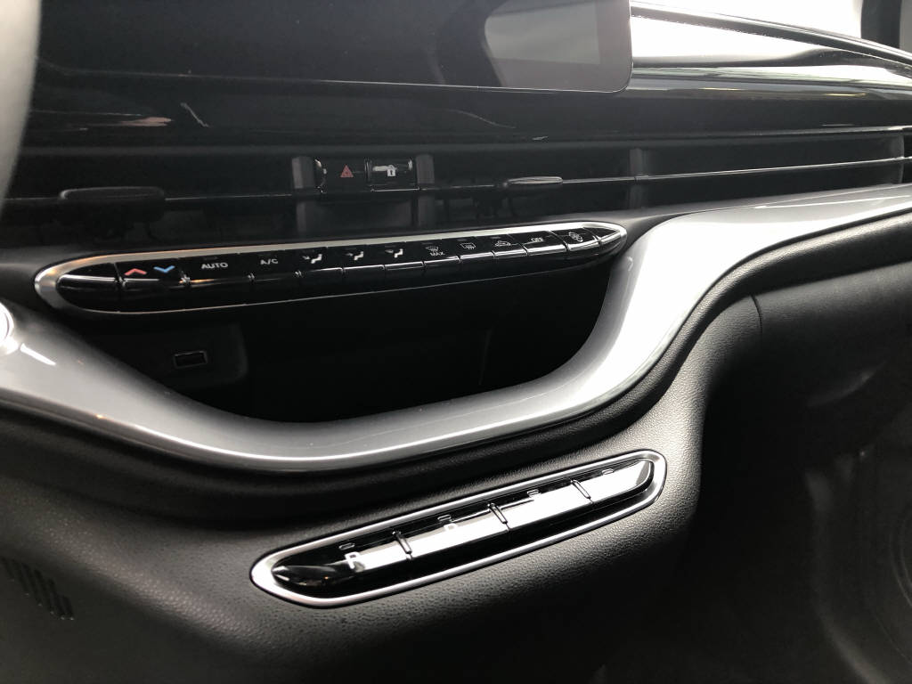 FIAT 500 BEV Cult Edition Limited-image-10
