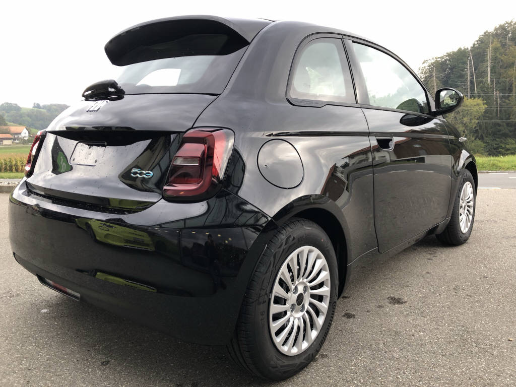 FIAT 500 BEV Cult Edition Limited-showroom-element-3