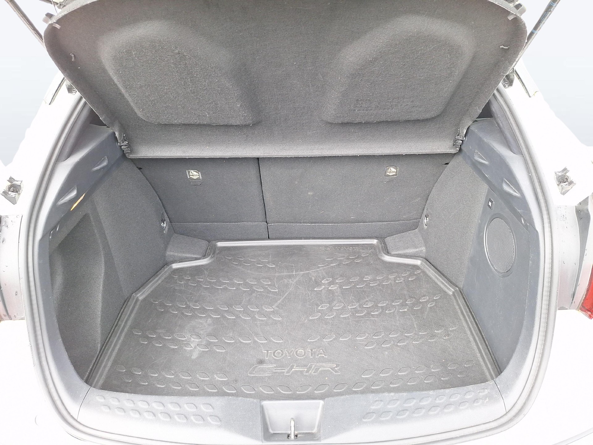 TOYOTA C-HR 1.8 VVTi HSD Premium-image-10