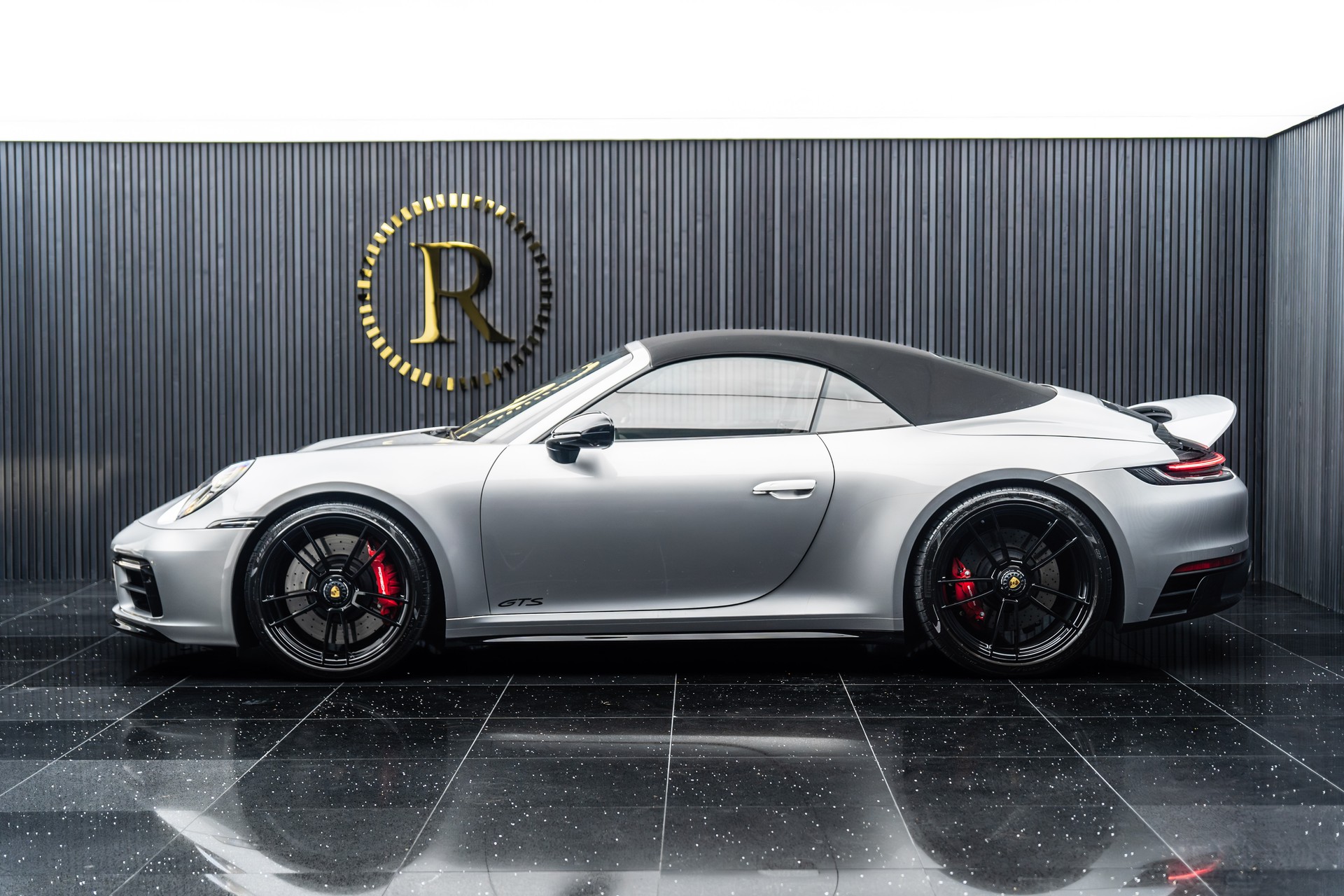 PORSCHE 911 Carrera GTS Cabriolet PDK-showroom-element-1