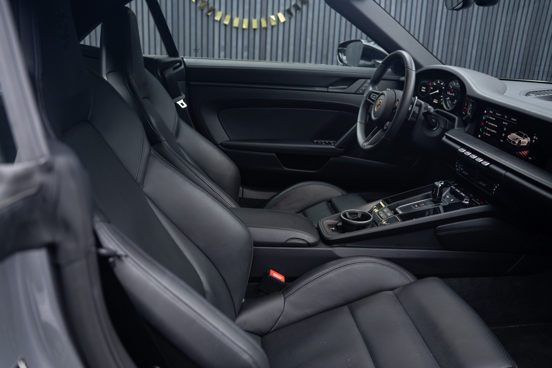 PORSCHE 911 Carrera GTS Cabriolet PDK-image-11