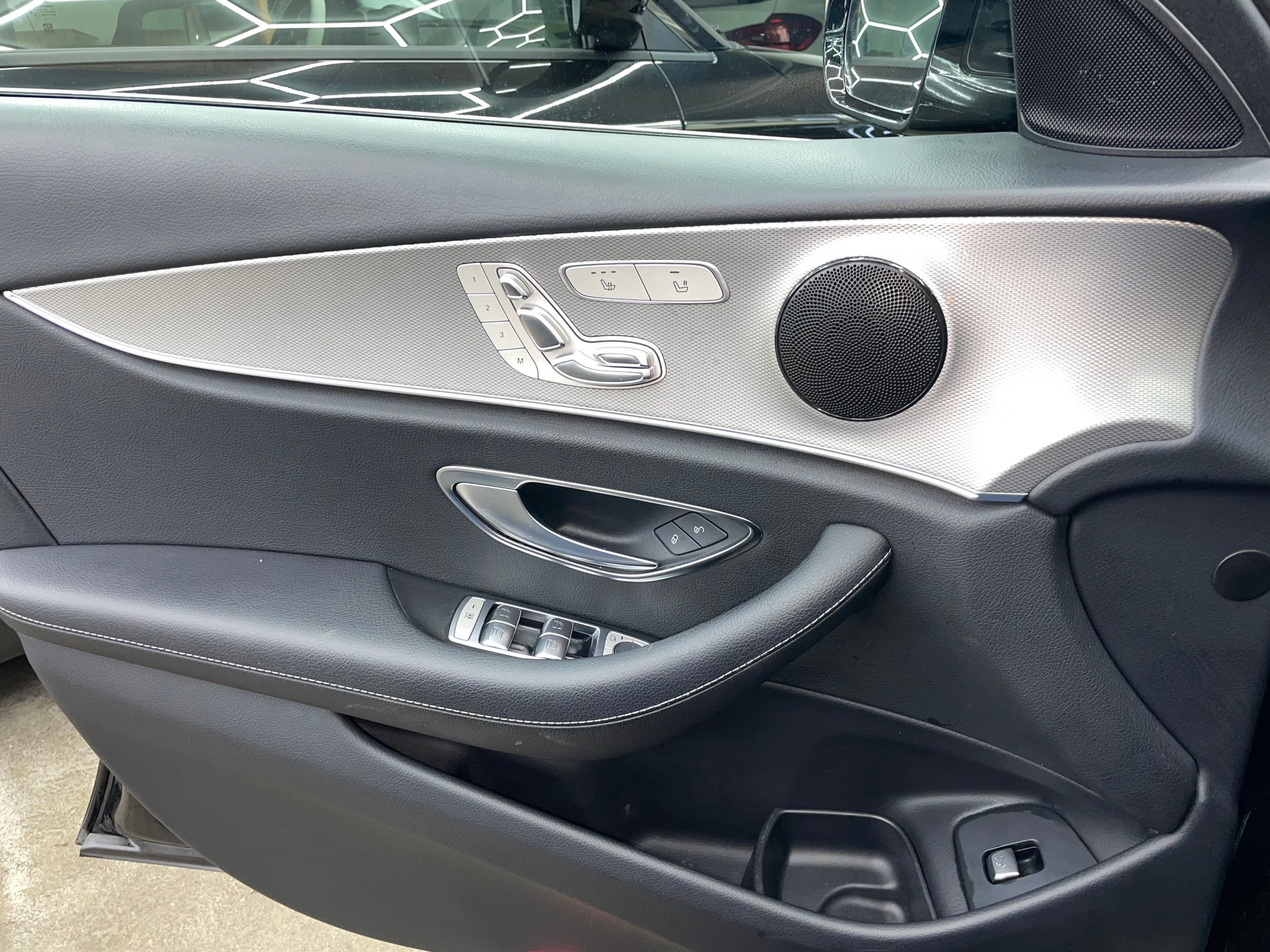 MERCEDES-BENZ E 200 Avantgarde 9G-Tronic-image-9