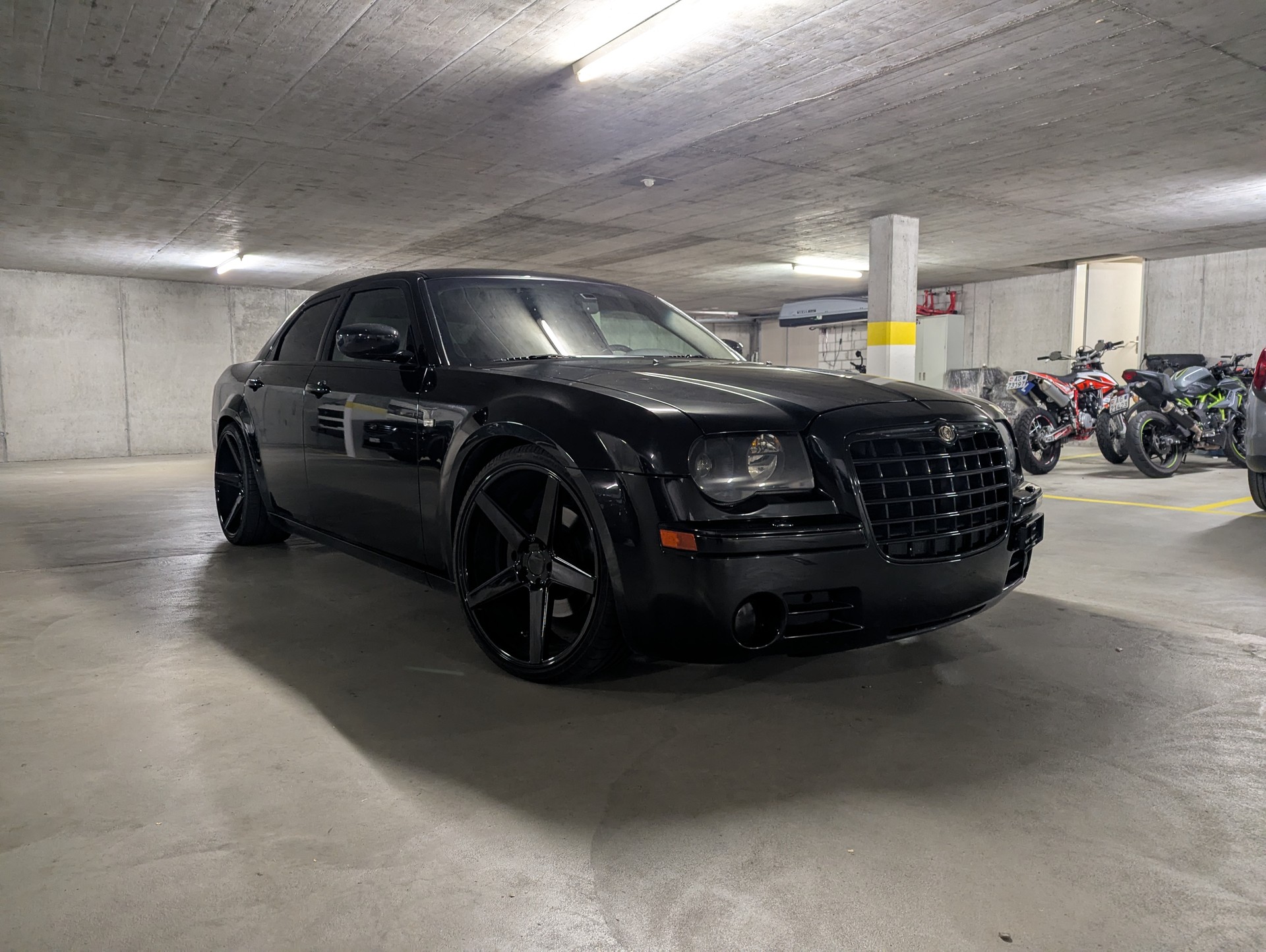 CHRYSLER Chrysler 300C 5.7 HEMI V8 360 PS | KW | 22 Zoll | Frisch MFK