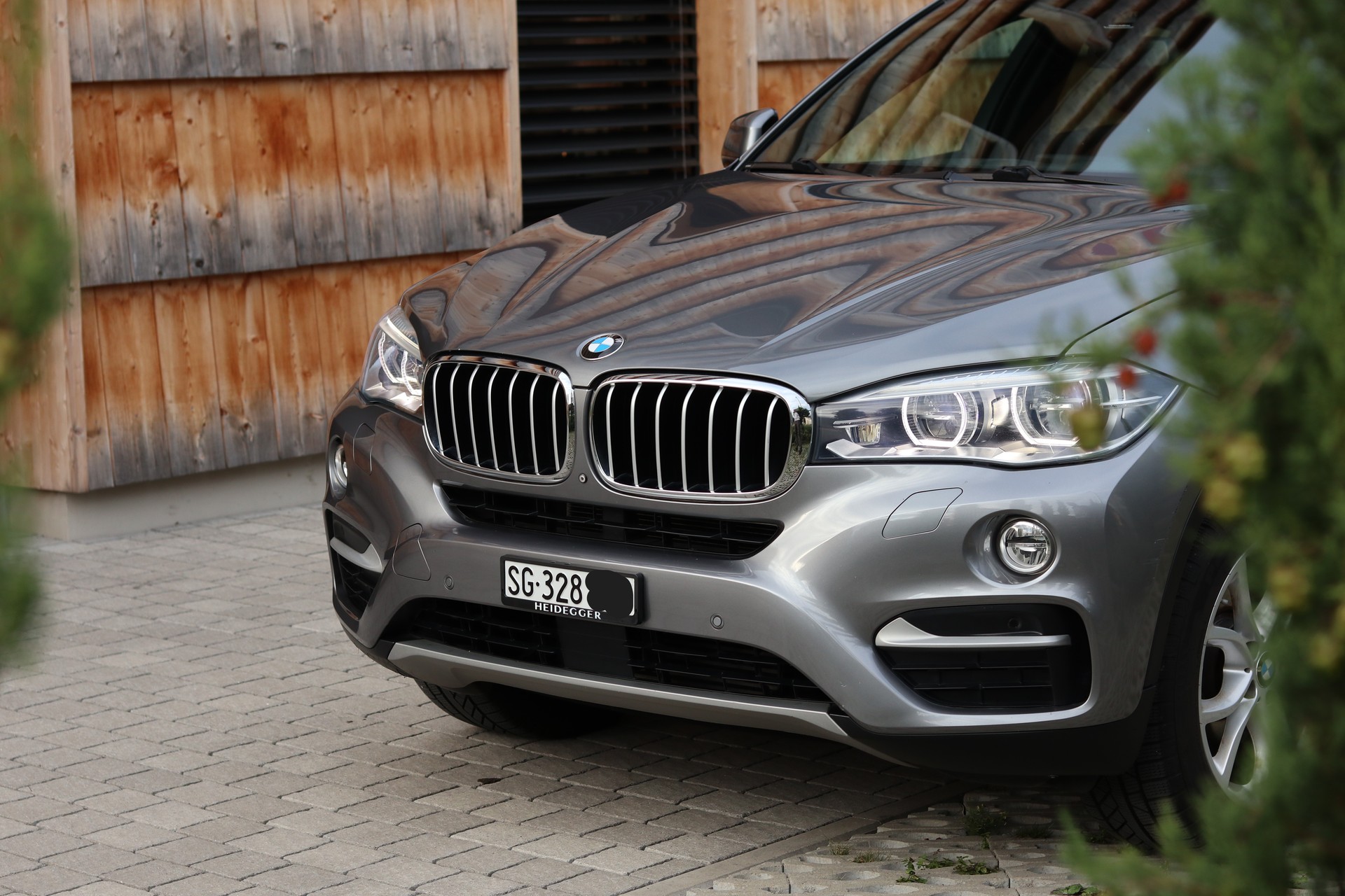 BMW X6 xDrive 40d Steptronic TOP AUSSTATTUNG **LEASING MÖGLICH** Head-Up Display, Soft-Close, 8x Bereift, frisch ab MFK (4.12.25)-image-1