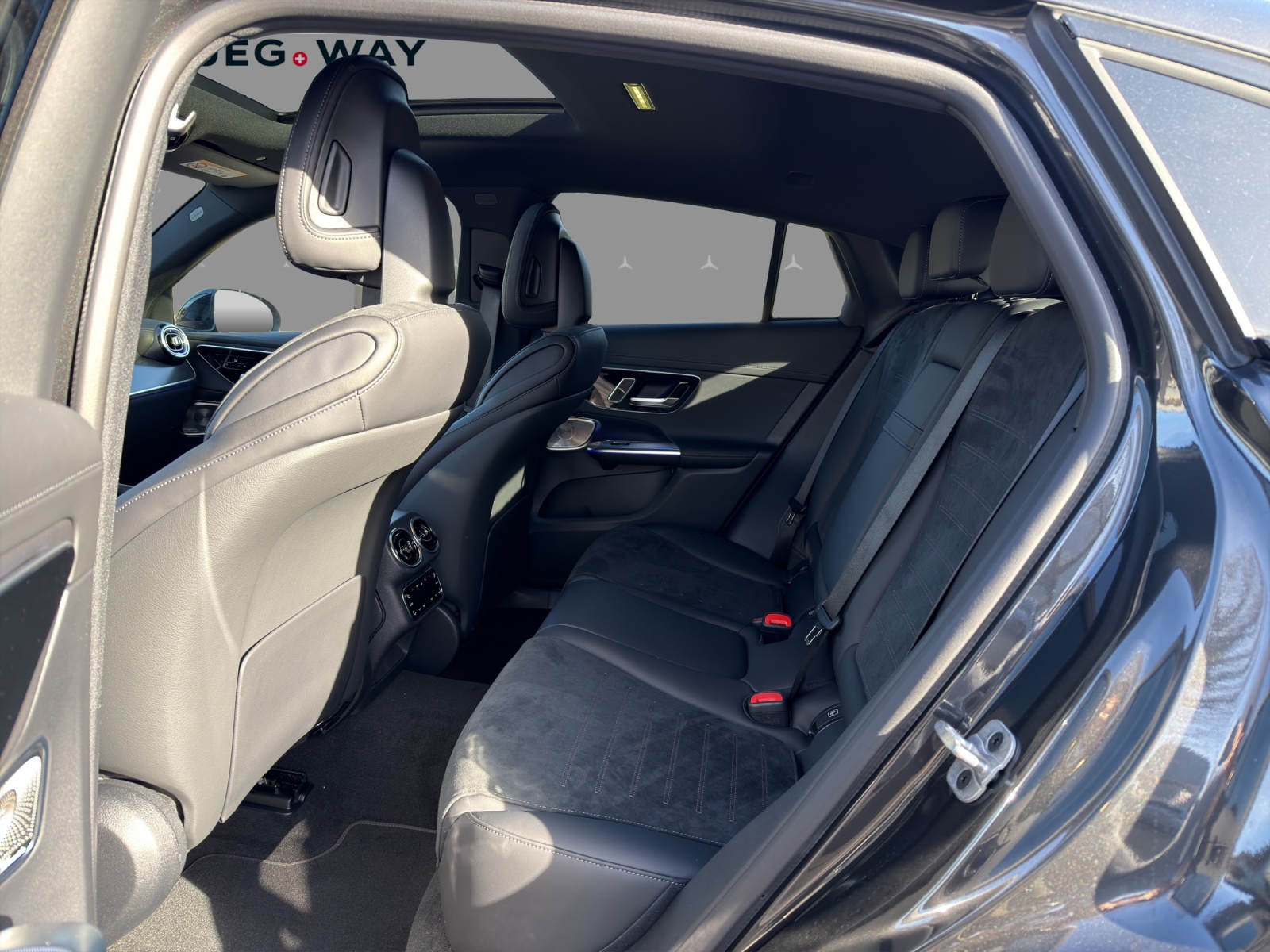 MERCEDES-BENZ GLC Coupé 300 de 4Matic EQ Star 9G-Tronic-image-9