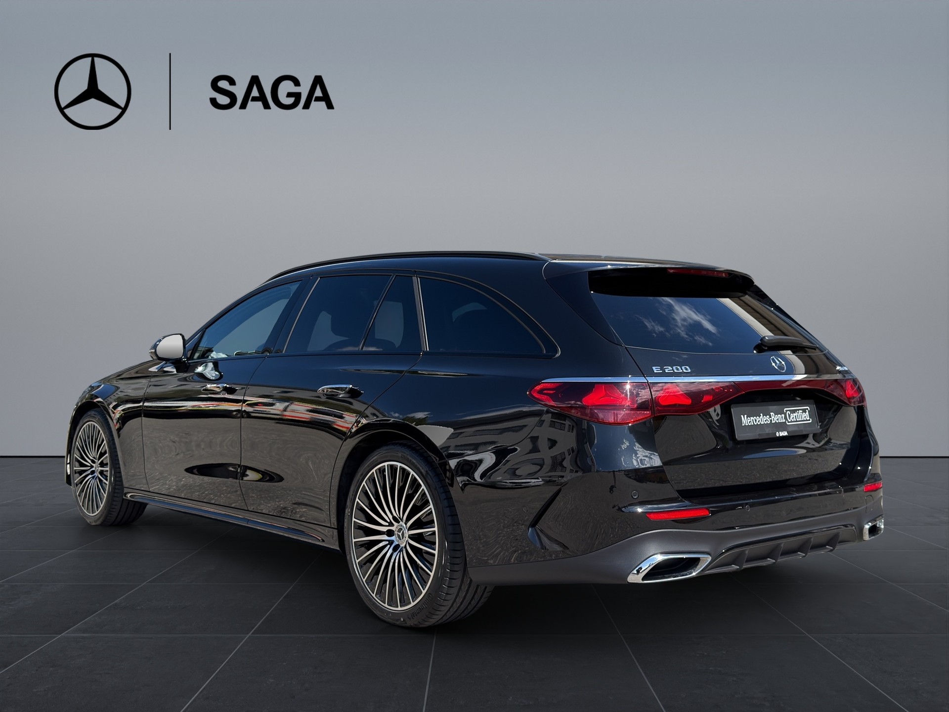 MERCEDES-BENZ E 200 AMG Line 4matic Kombi-showroom-element-3