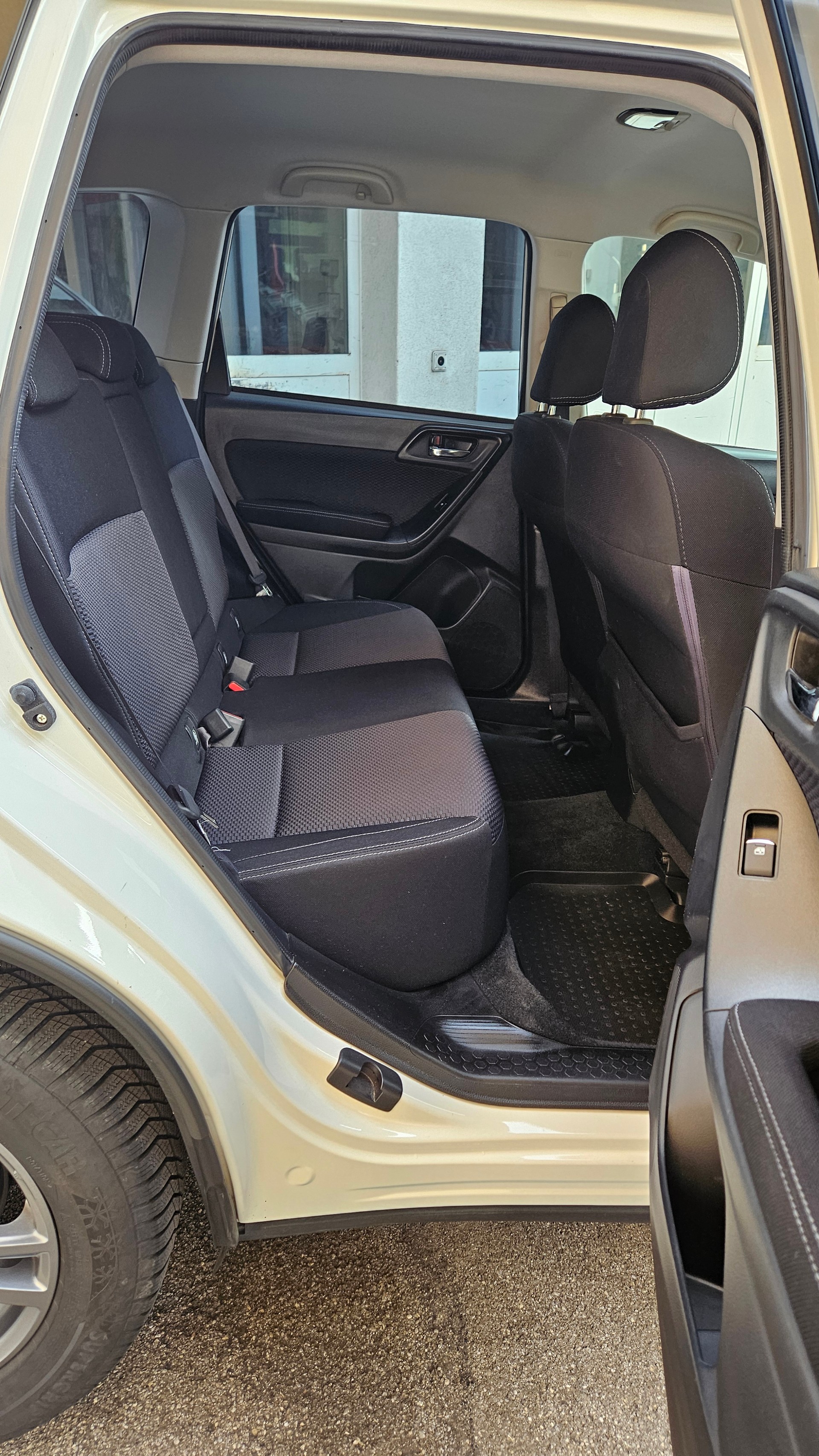SUBARU Forester 2.0i Swiss Lineartronic-image-18