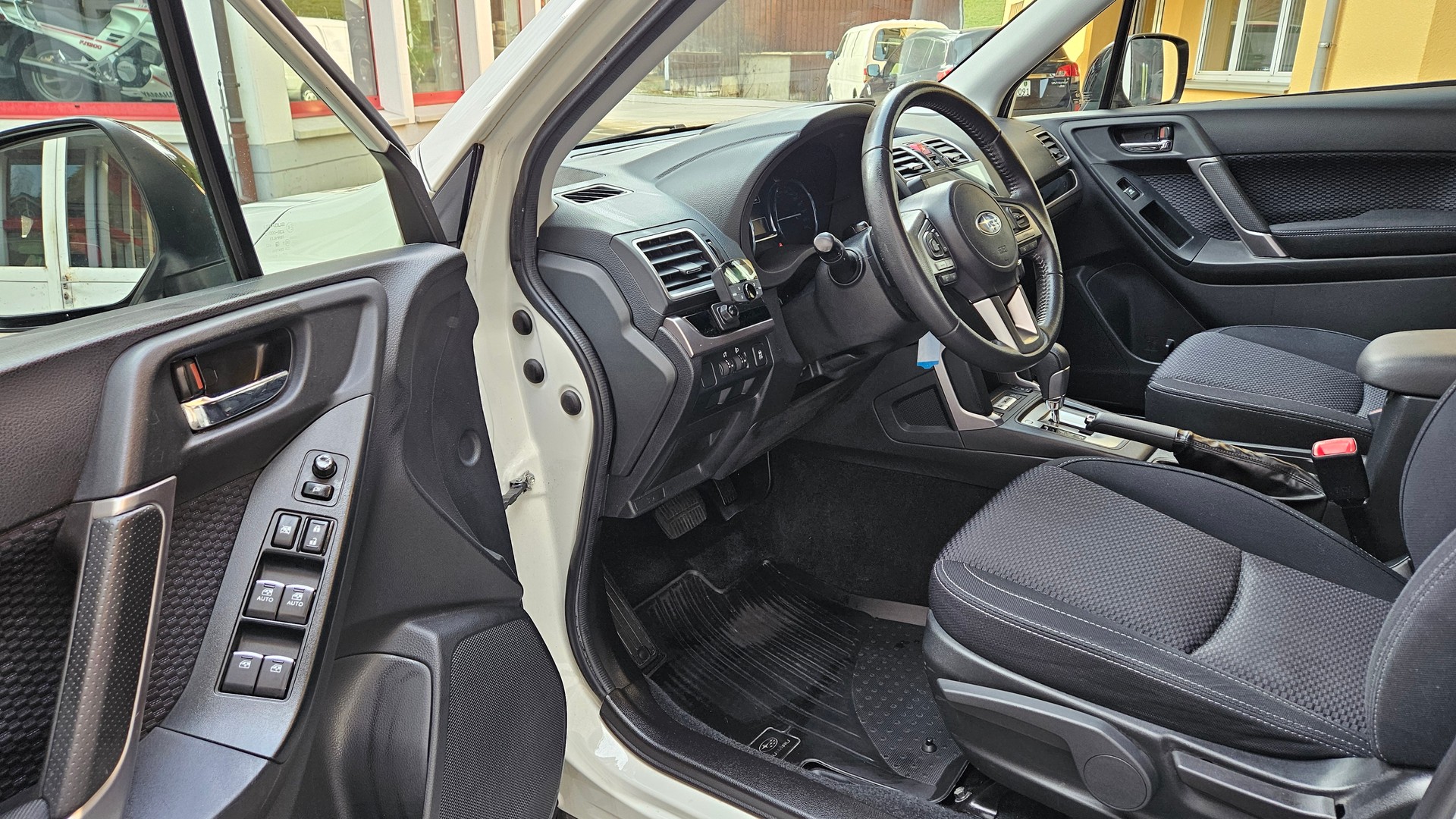 SUBARU Forester 2.0i Swiss Lineartronic-image-8