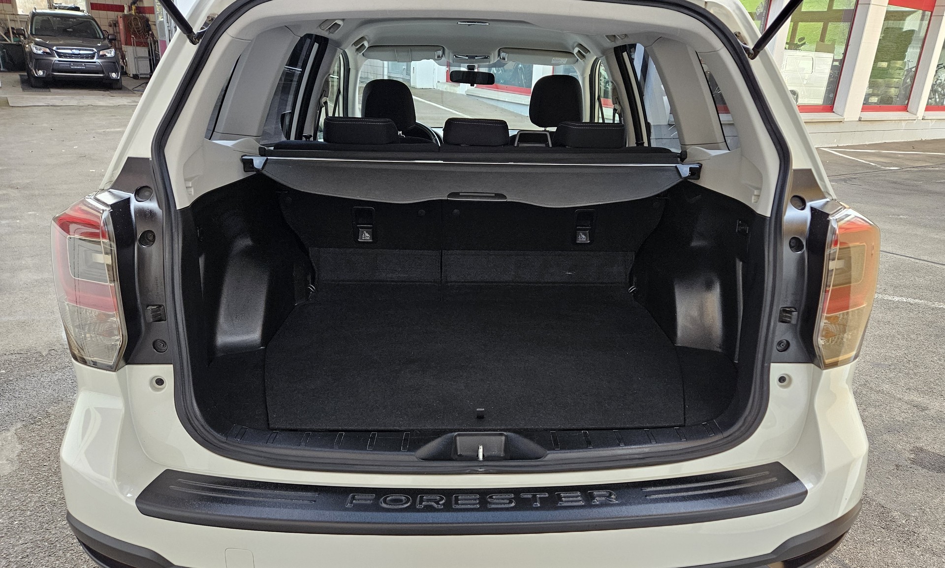 SUBARU Forester 2.0i Swiss Lineartronic-image-10