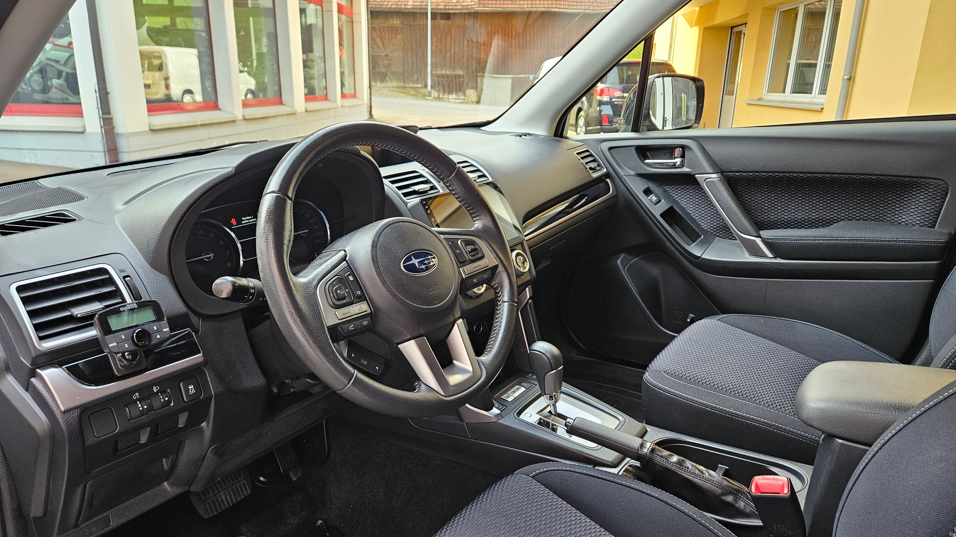SUBARU Forester 2.0i Swiss Lineartronic-image-6