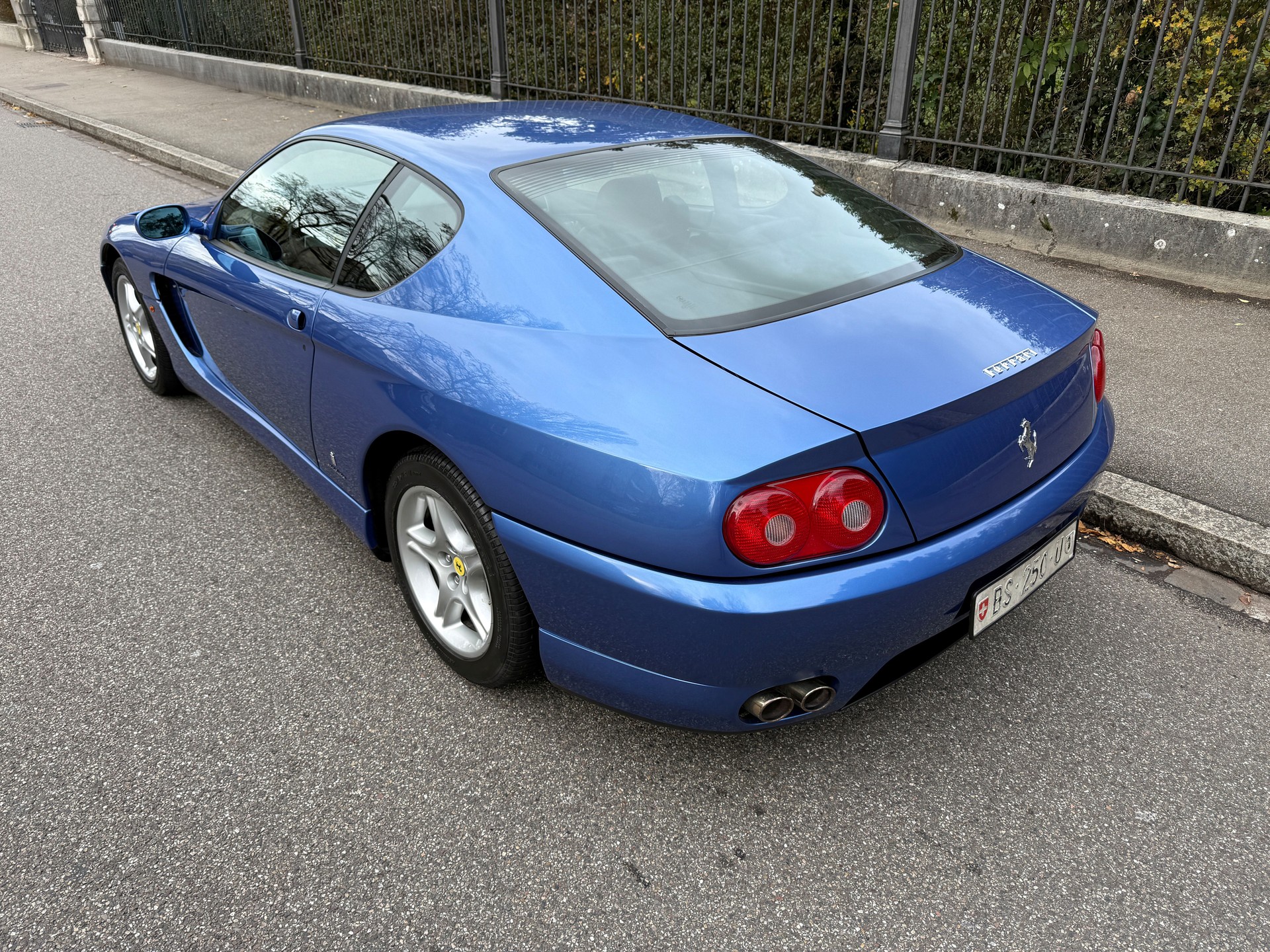 FERRARI 456 GT-showroom-element-1