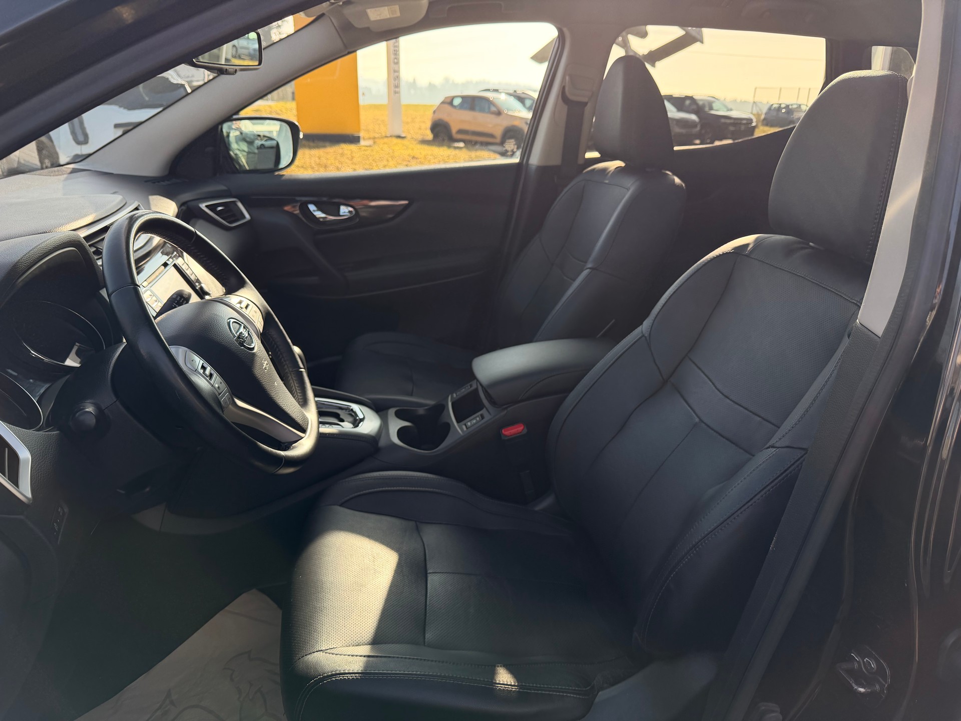 NISSAN Qashqai 1.6 dCi Tekna-image-6