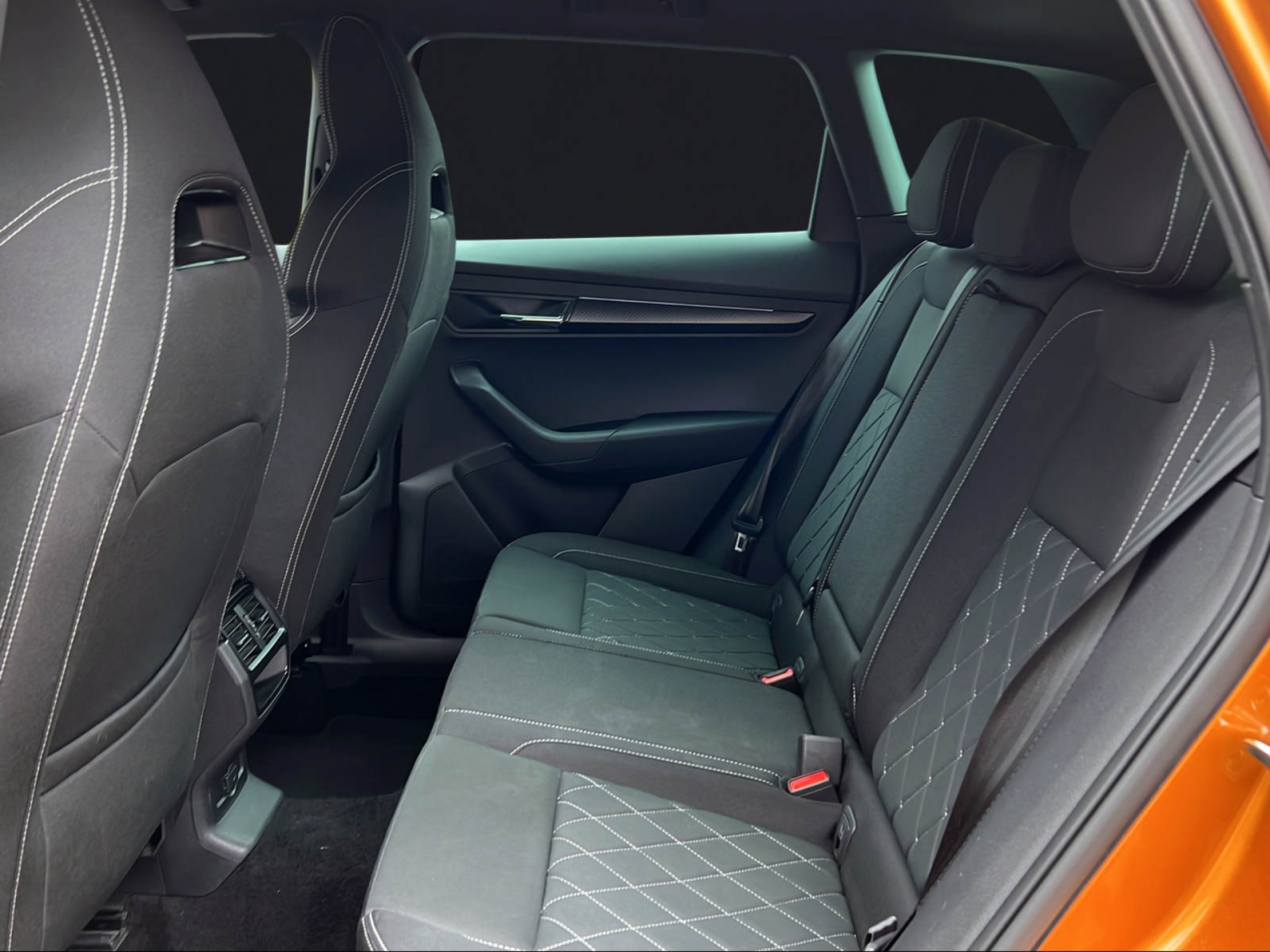 SKODA Karoq 1.5 TSI SportLine DSG-image-11