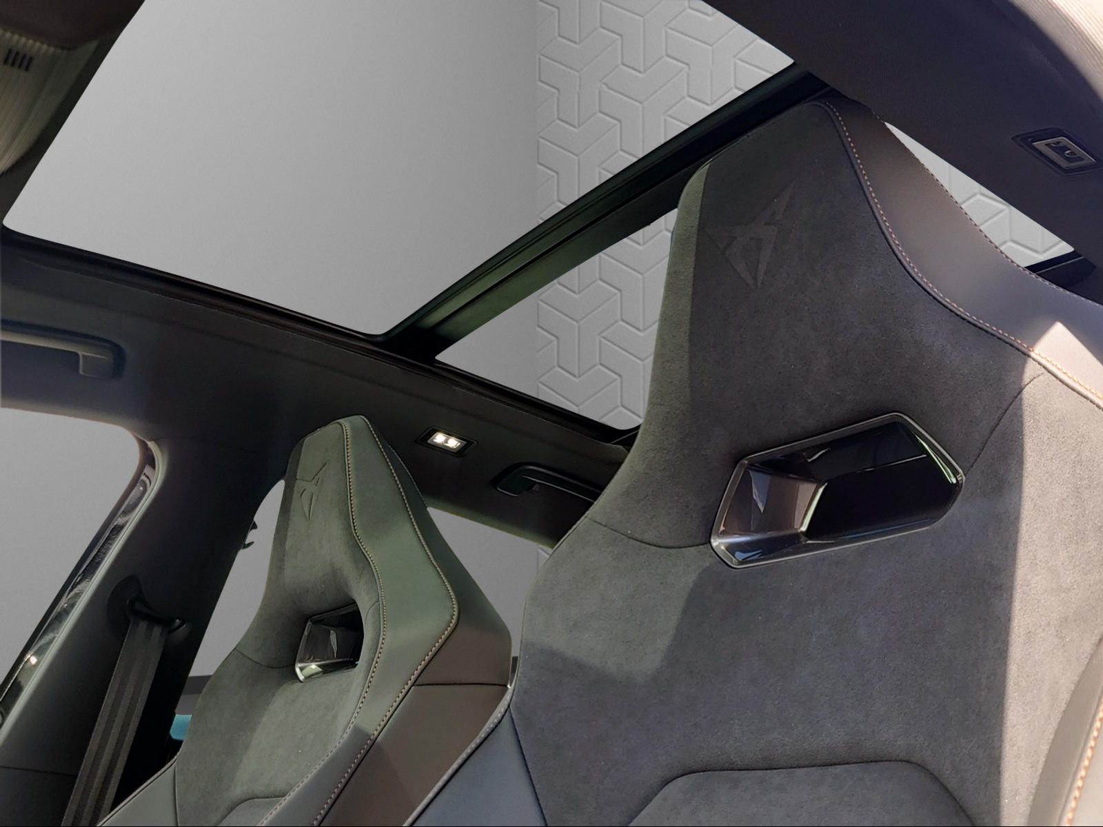 CUPRA Formentor 1.5 TSI DSG-image-11
