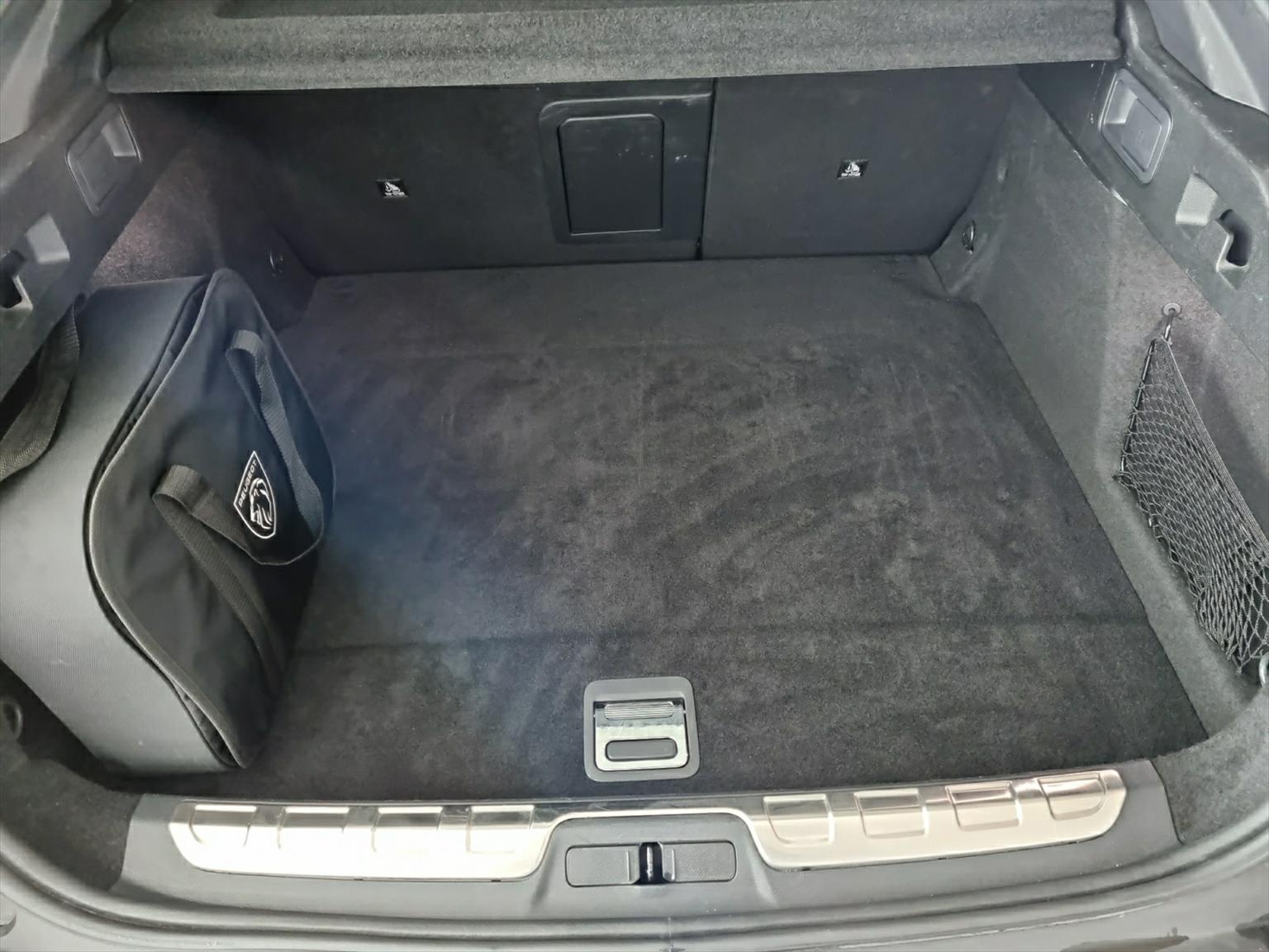 PEUGEOT 408 1.6 PHEV 225 GT-image-12