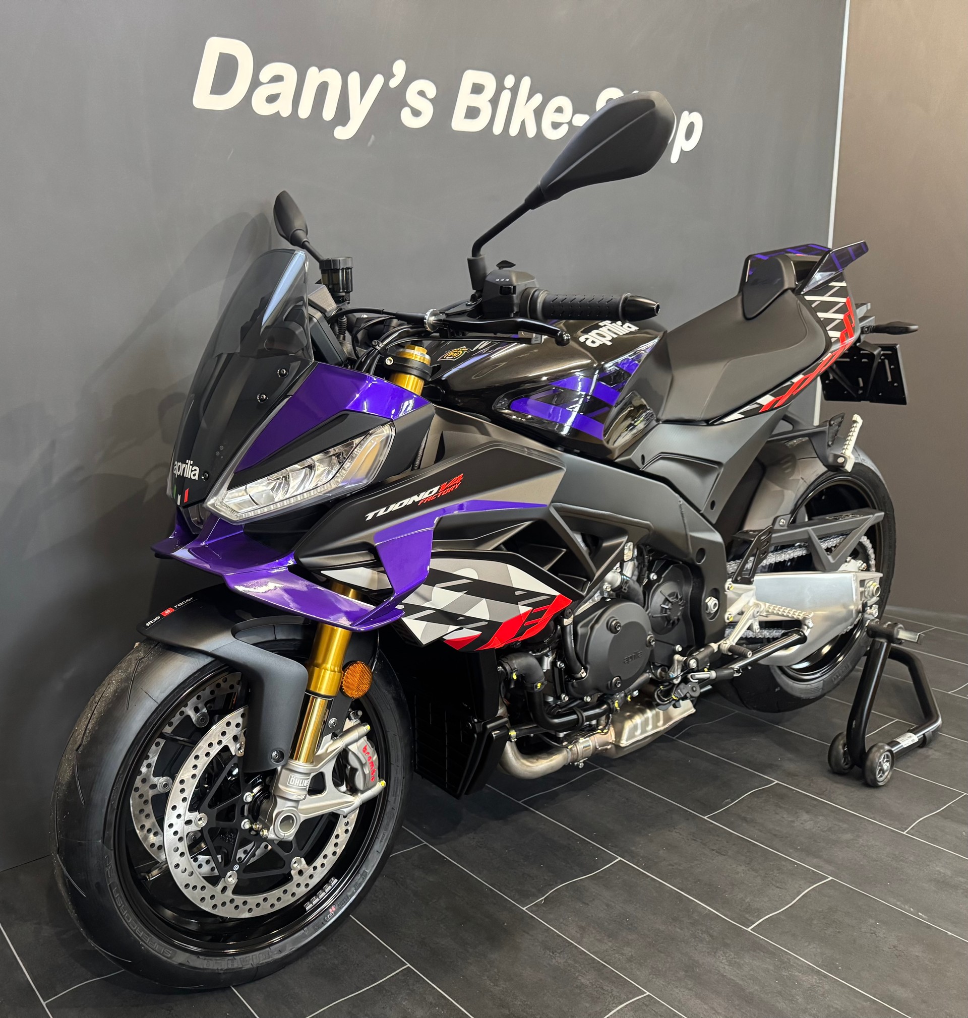 APRILIA Tuono V4 1100 E5+ Factory-image-1