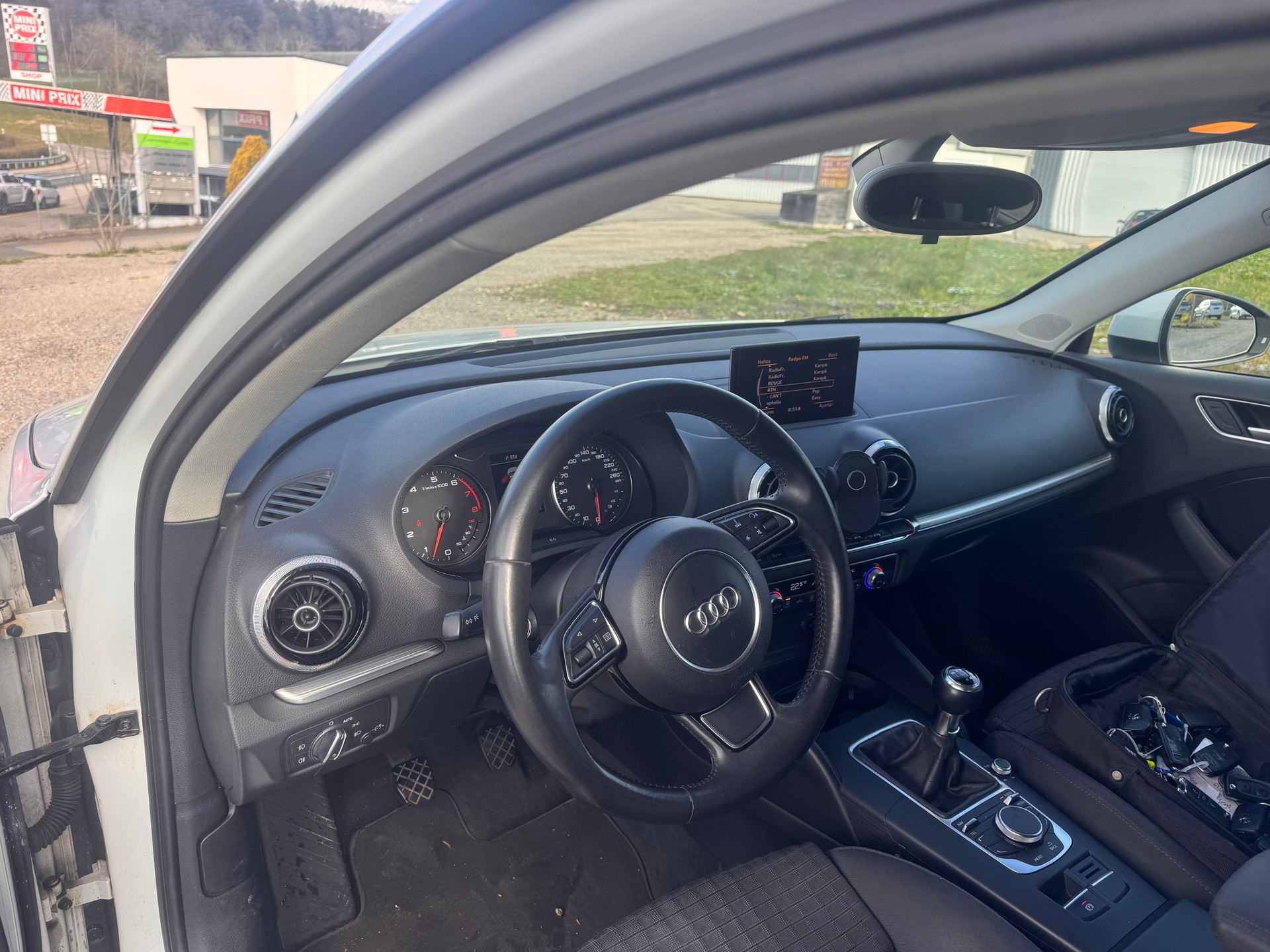 AUDI A3 Sportback 1.4 TFSI Ambition-image-6