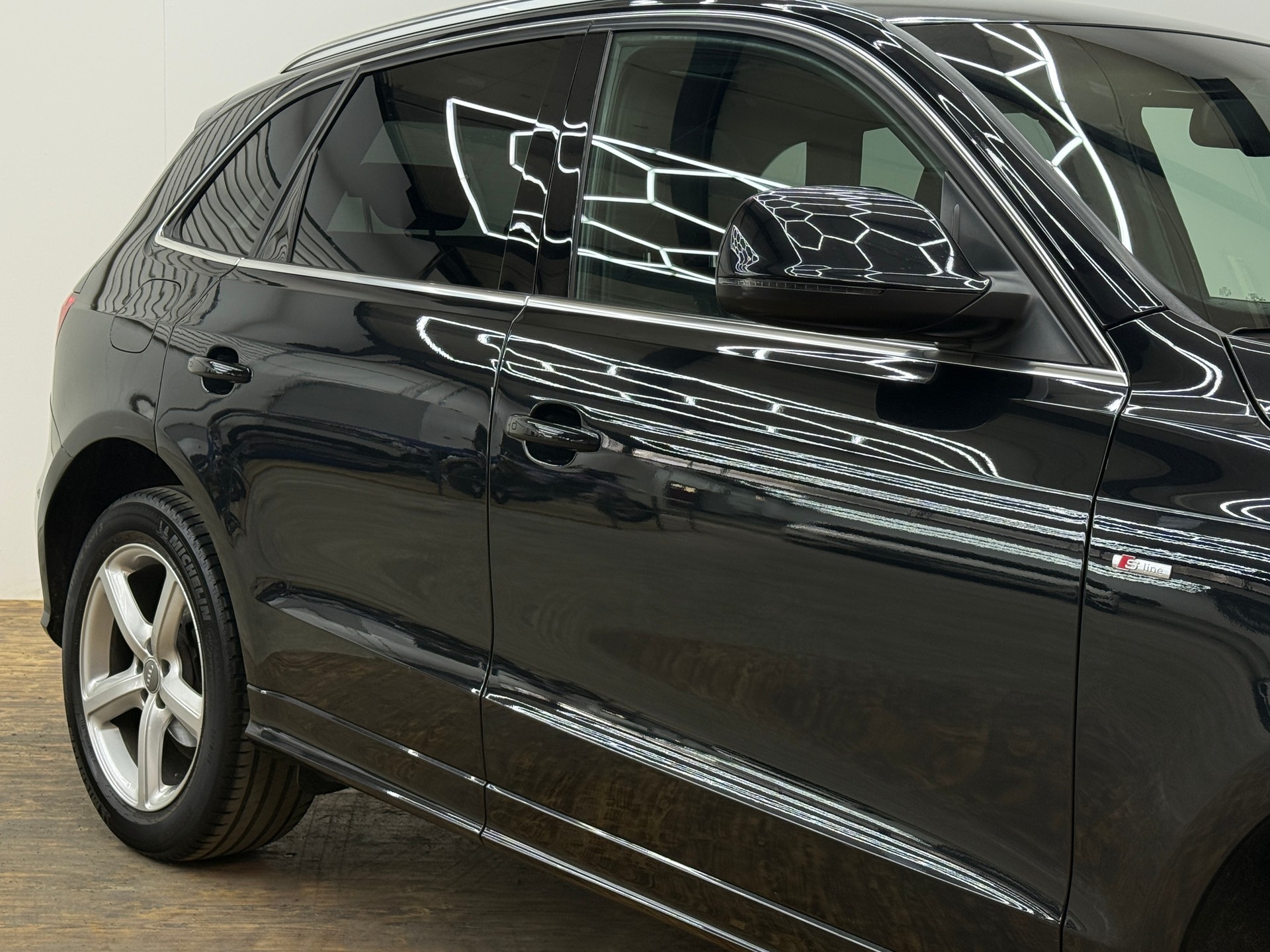 AUDI Q5 2.0 TFSI quattro tiptronic-image-16