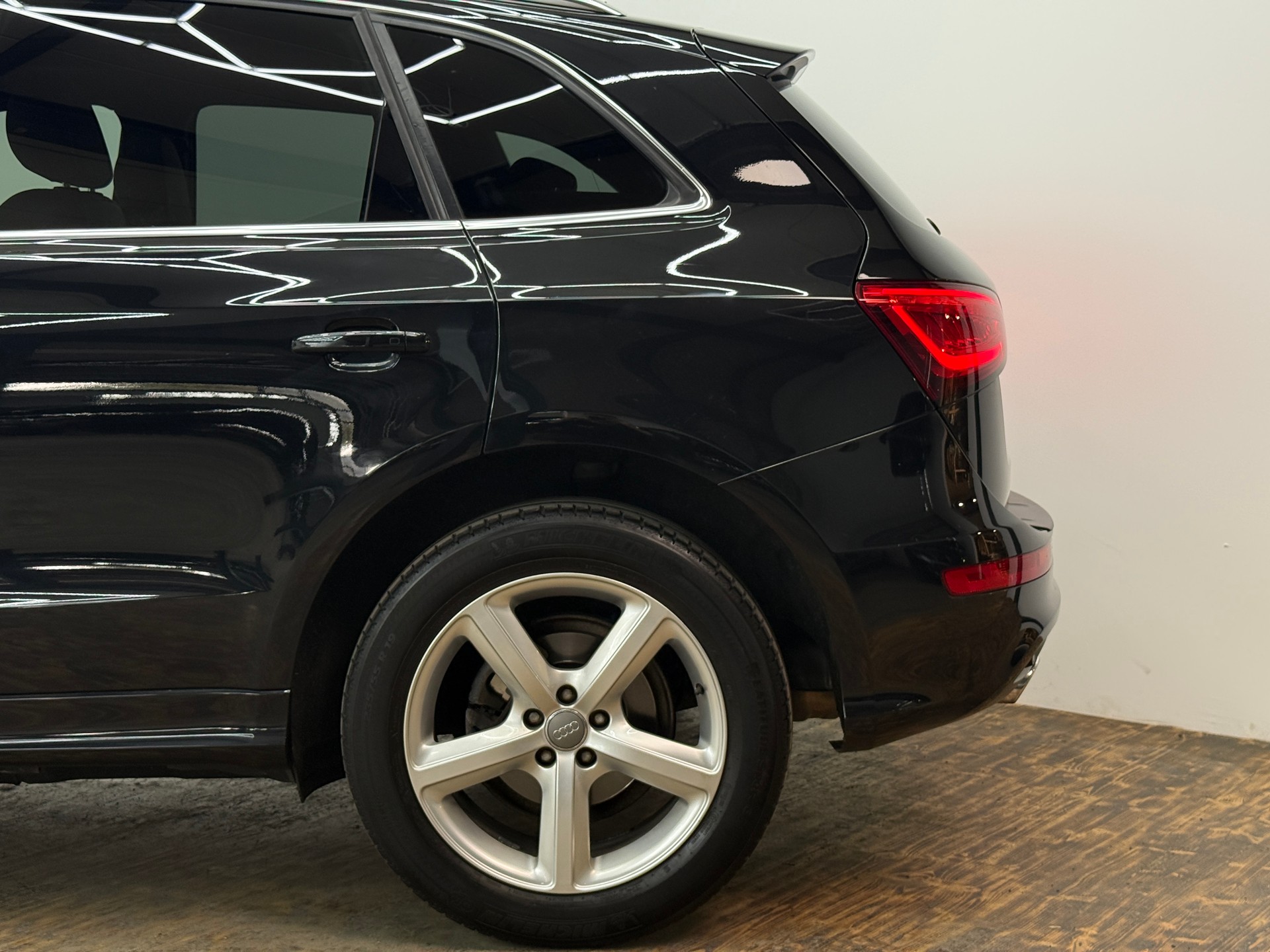 AUDI Q5 2.0 TFSI quattro tiptronic-image-8