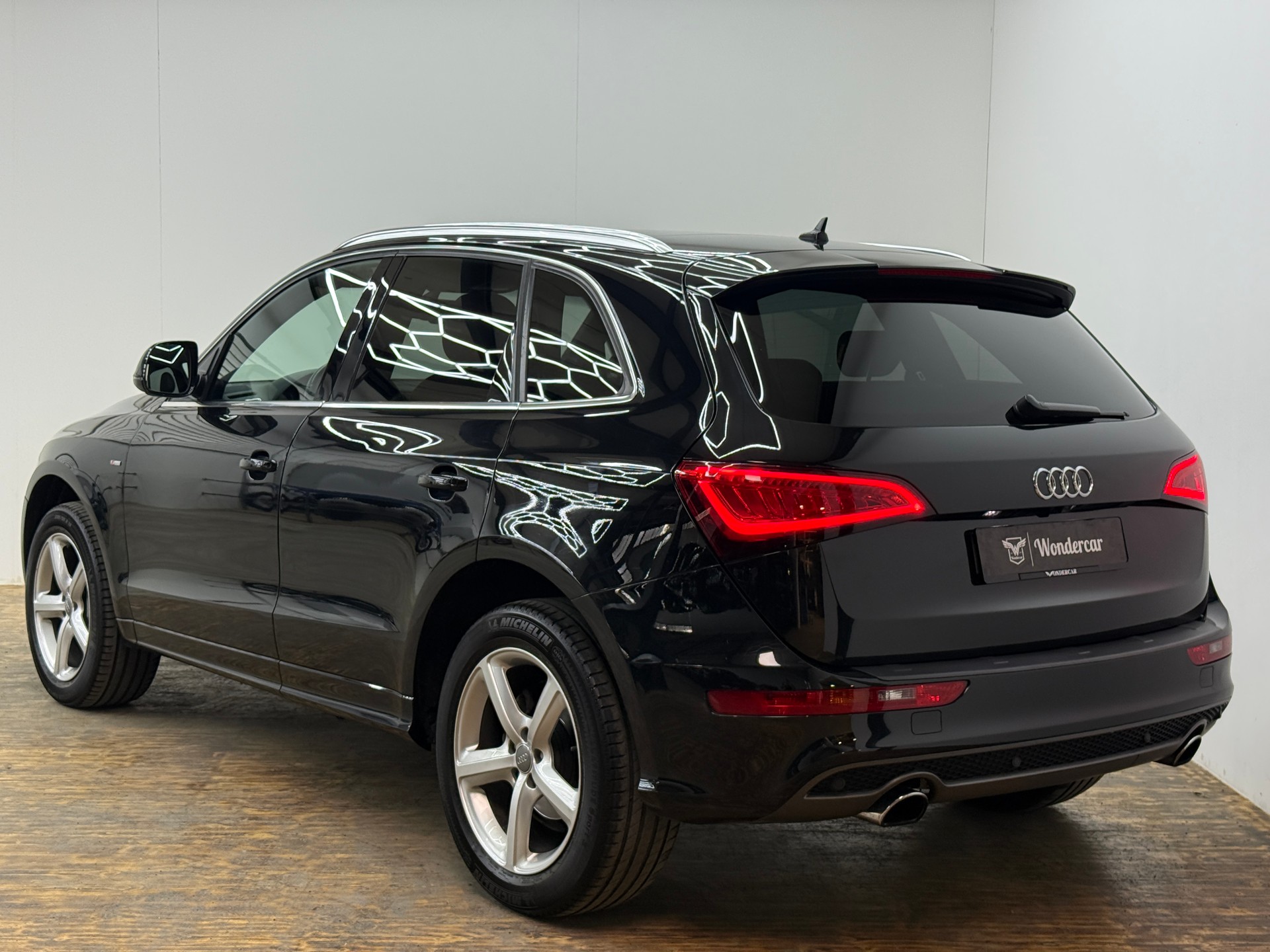 AUDI Q5 2.0 TFSI quattro tiptronic-image-9