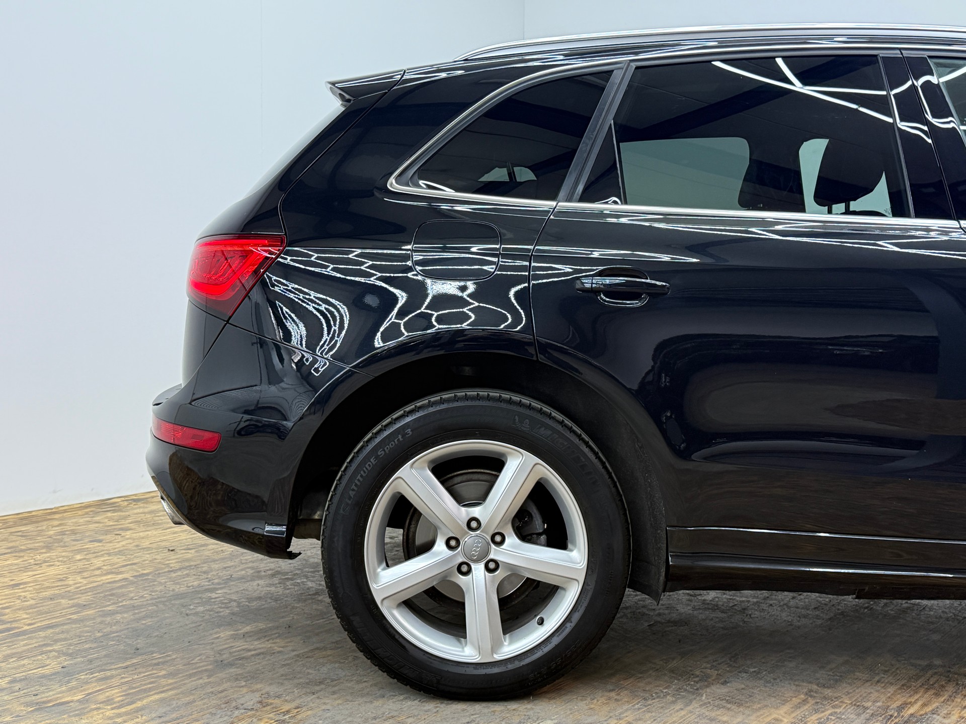 AUDI Q5 2.0 TFSI quattro tiptronic-image-15