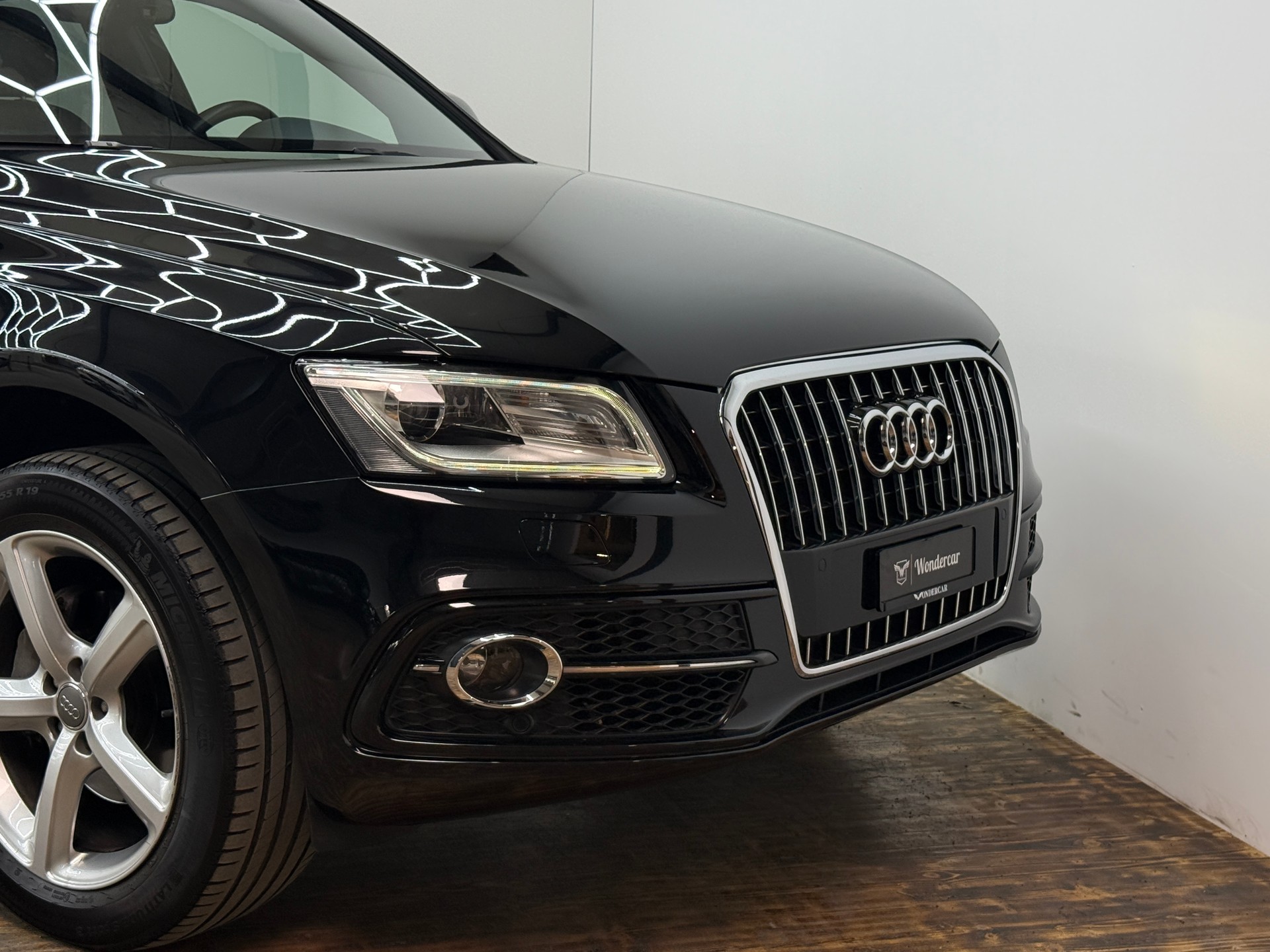 AUDI Q5 2.0 TFSI quattro tiptronic-showroom-element-1