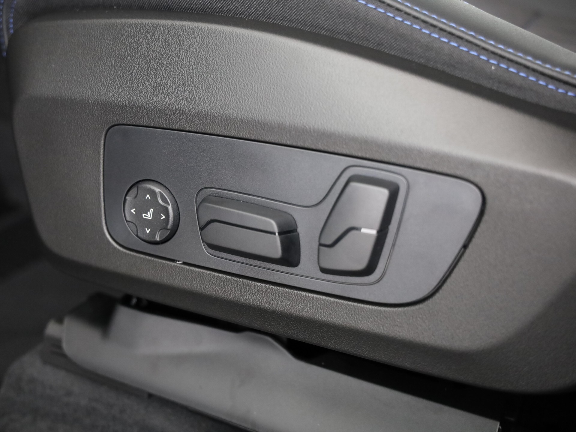 BMW 223i xDrive SDKG Active Tourer-image-13