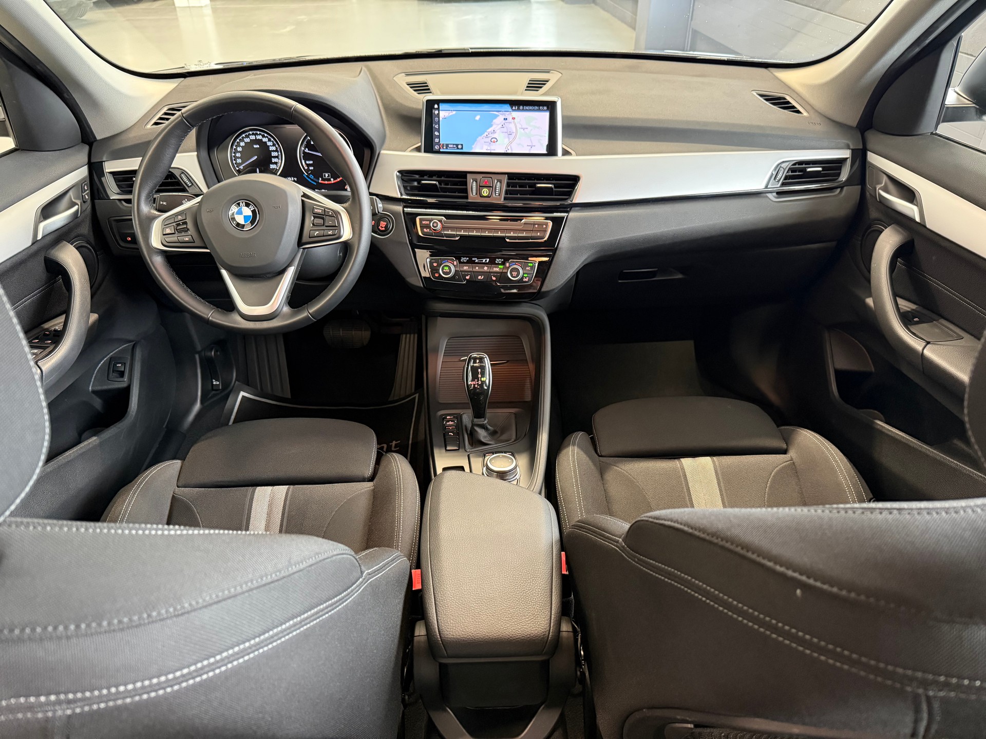 BMW X1 sDrive 18i Steptronic DSK-image-16