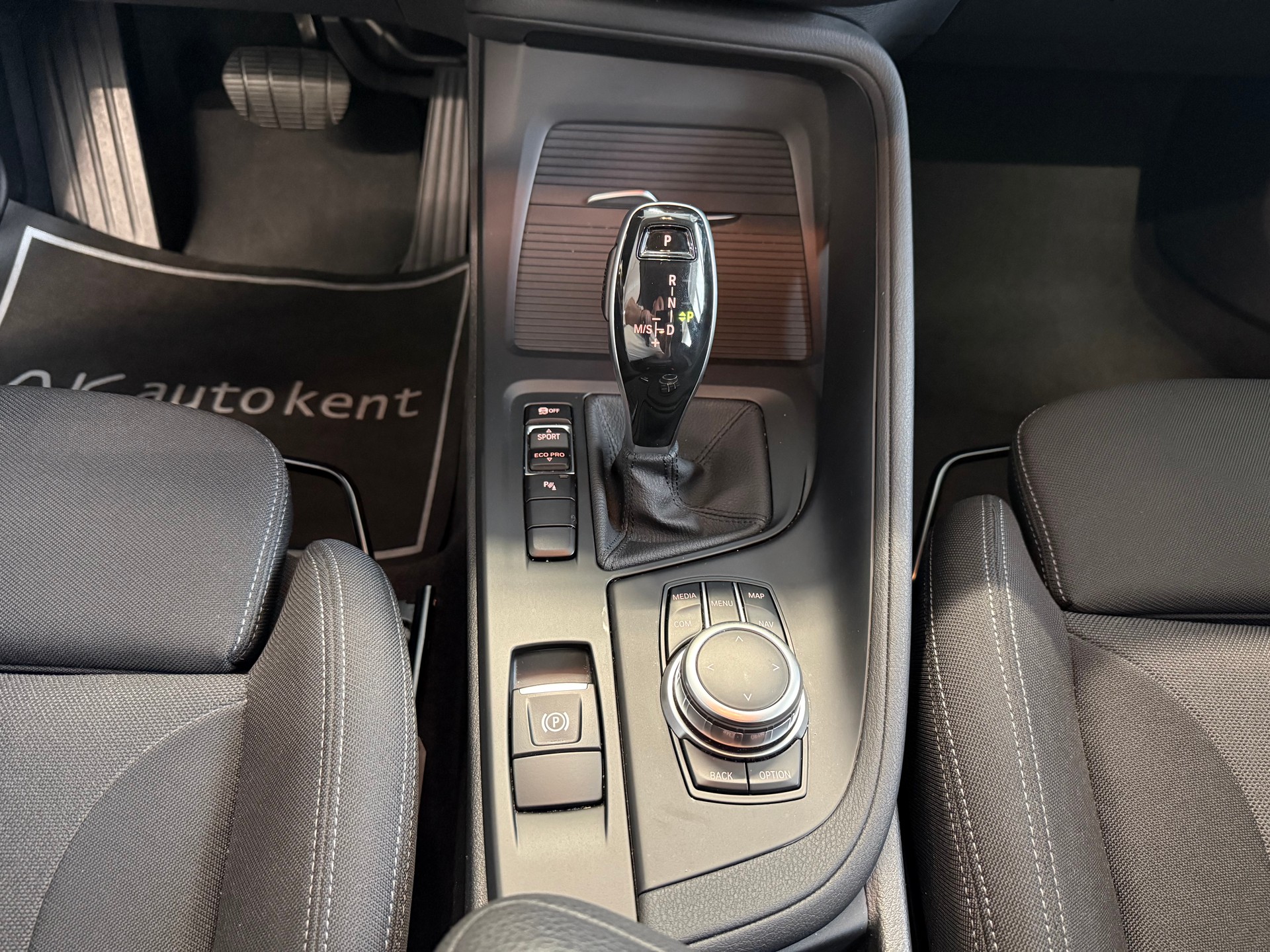 BMW X1 sDrive 18i Steptronic DSK-image-10