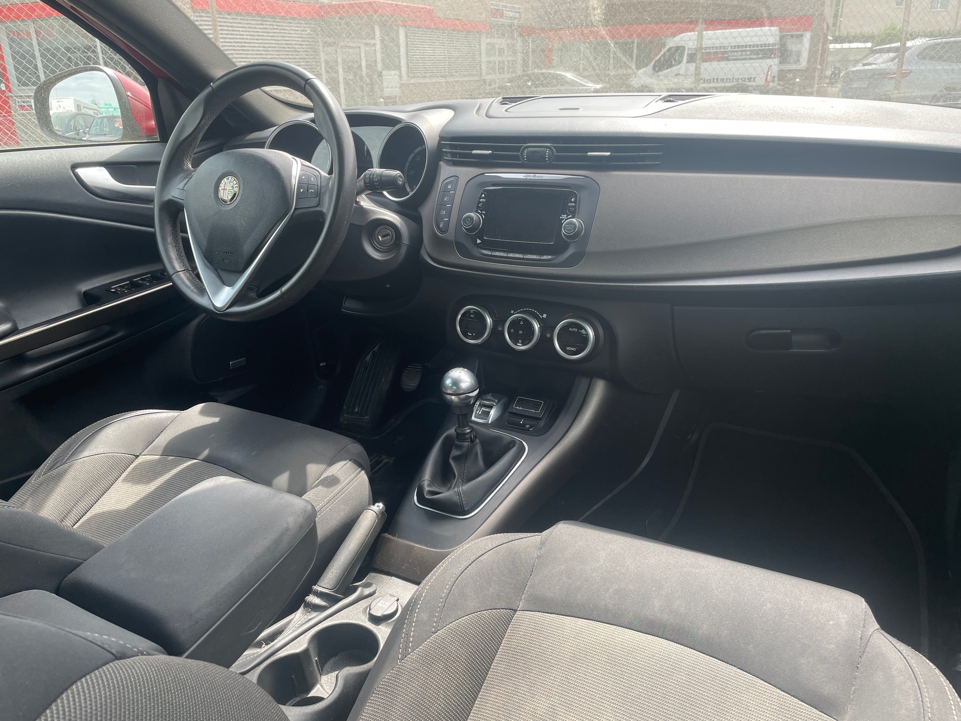 ALFA ROMEO Giulietta 2.0 JTDM Sprint-image-10