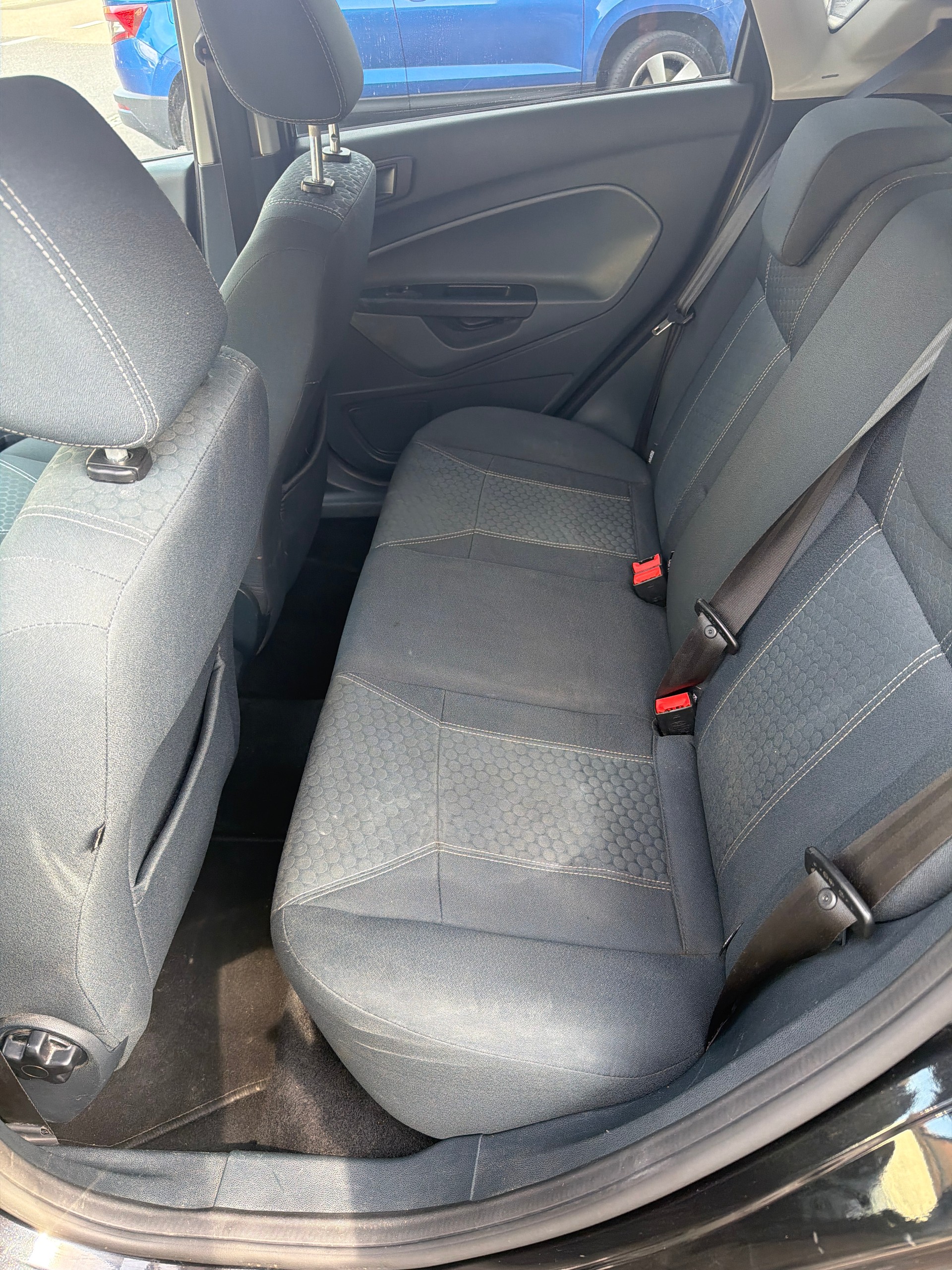 FORD Fiesta 1.4 16V Titanium-image-9