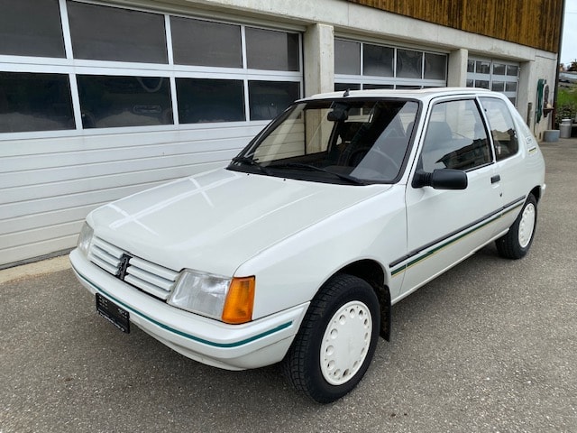 PEUGEOT 205 Green