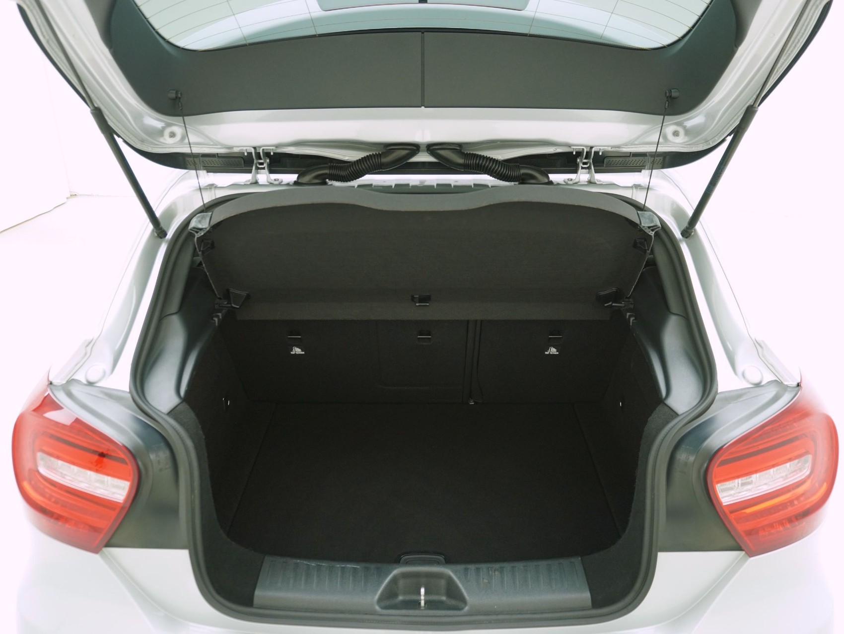 MERCEDES-BENZ A-Klasse A 220 CDI AMG Line 4matic-image-11