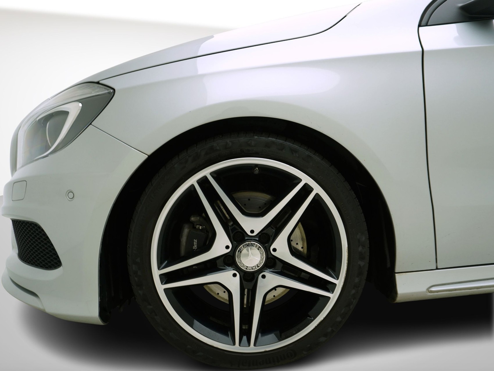 MERCEDES-BENZ A-Klasse A 220 CDI AMG Line 4matic-image-6