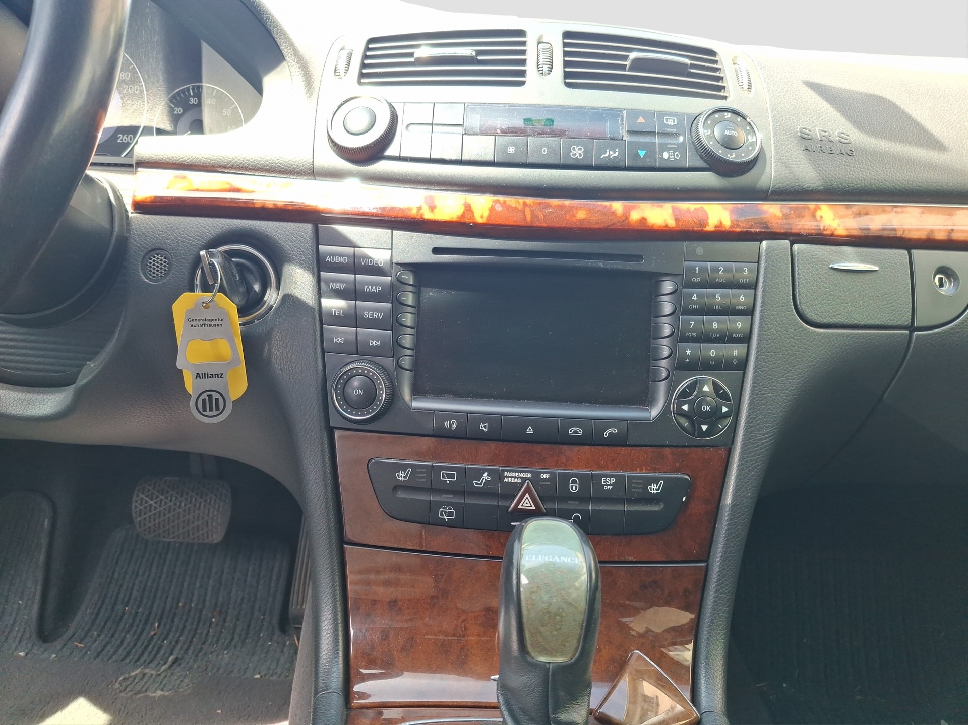 MERCEDES-BENZ E 320 Avantgarde 4Matic Automatic-image-9