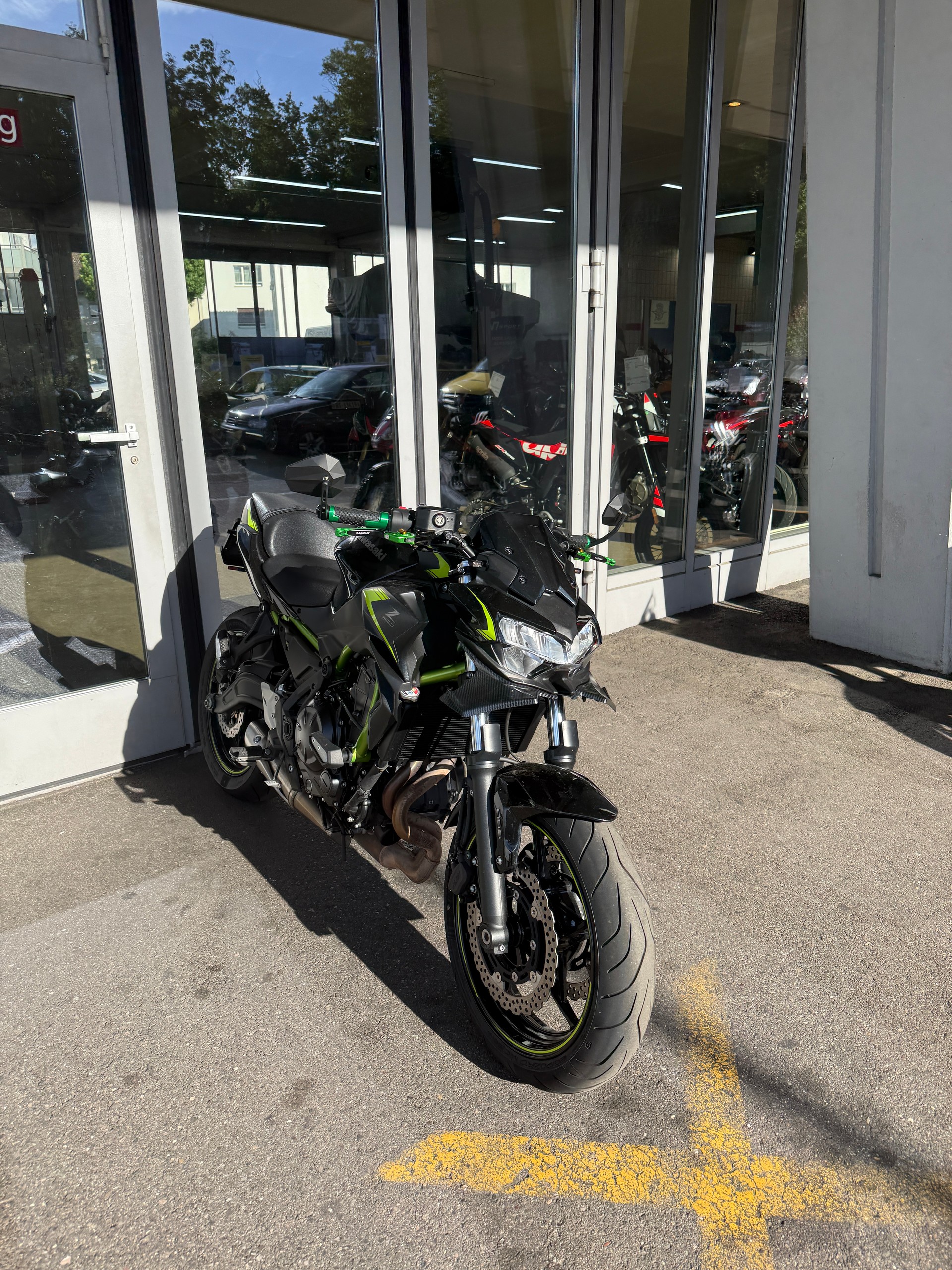 KAWASAKI Z 650 (35kW)-showroom-element-3
