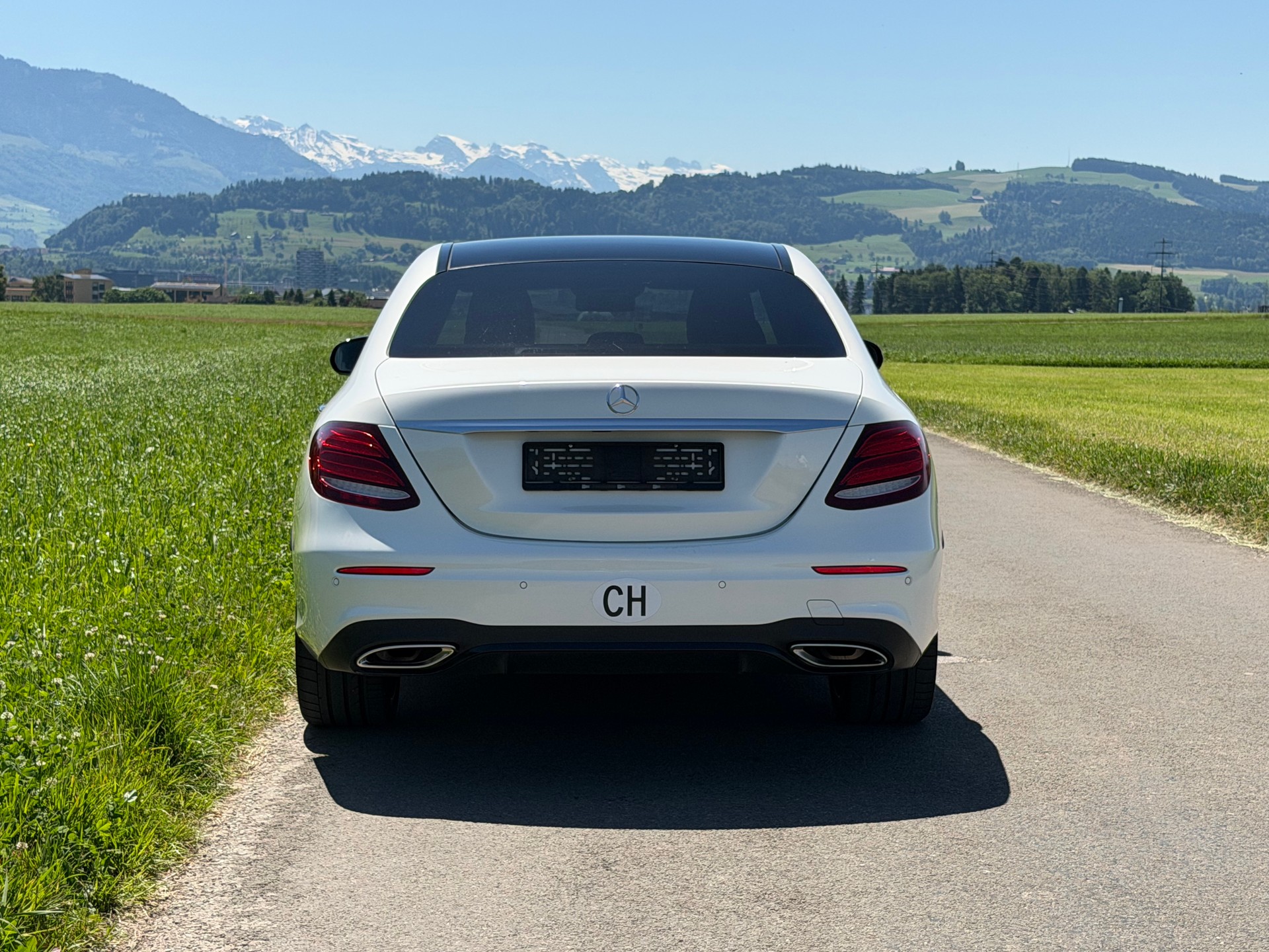 MERCEDES-BENZ E 400 AMG Line 4matic-image-3
