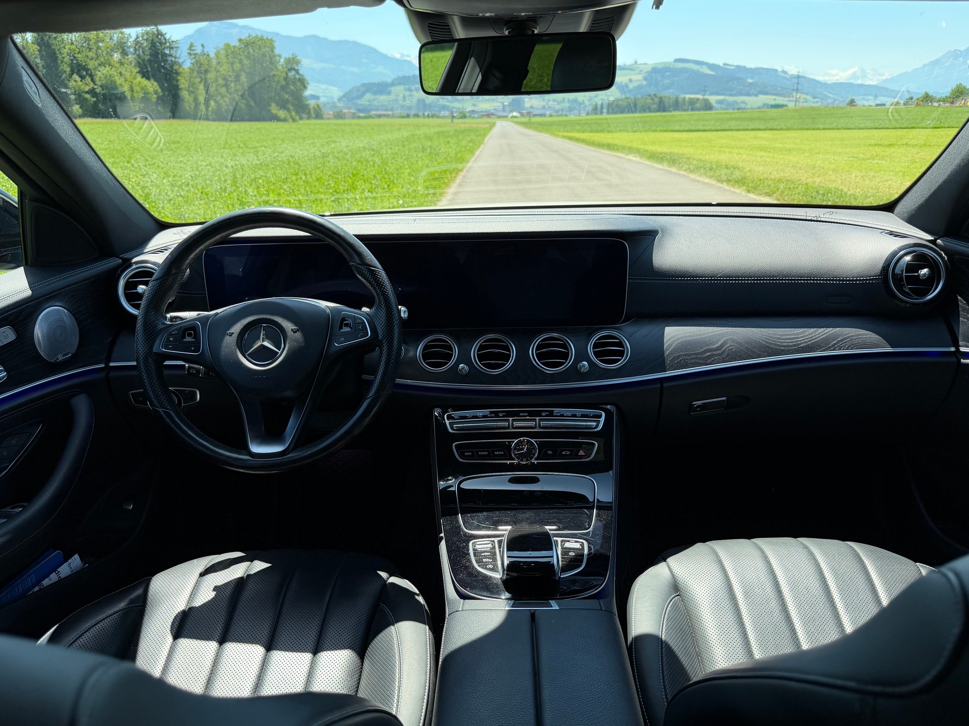 MERCEDES-BENZ E 400 AMG Line 4matic-image-5