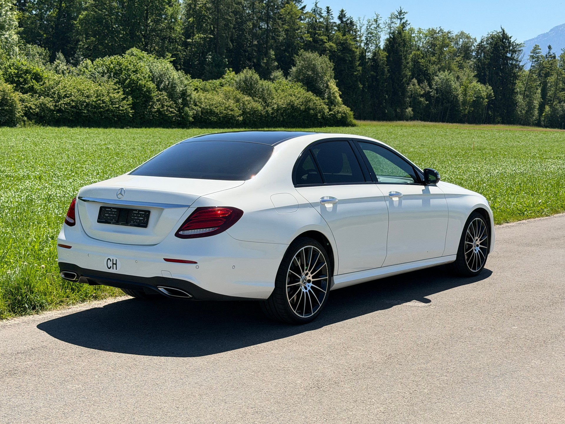 MERCEDES-BENZ E 400 AMG Line 4matic-image-2