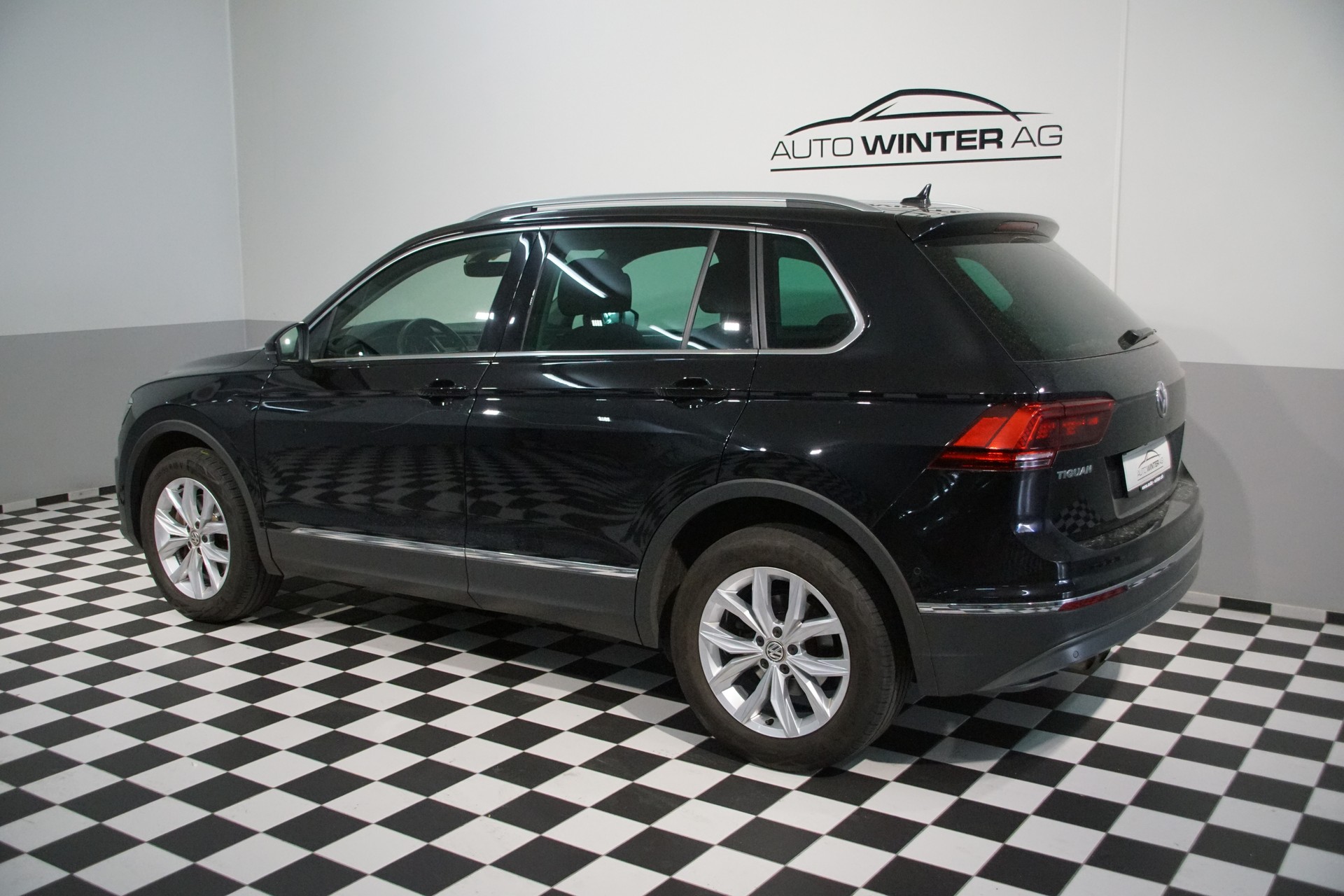 VW Tiguan 2.0 TDI SCR Highline 4Motion DSG-image-6