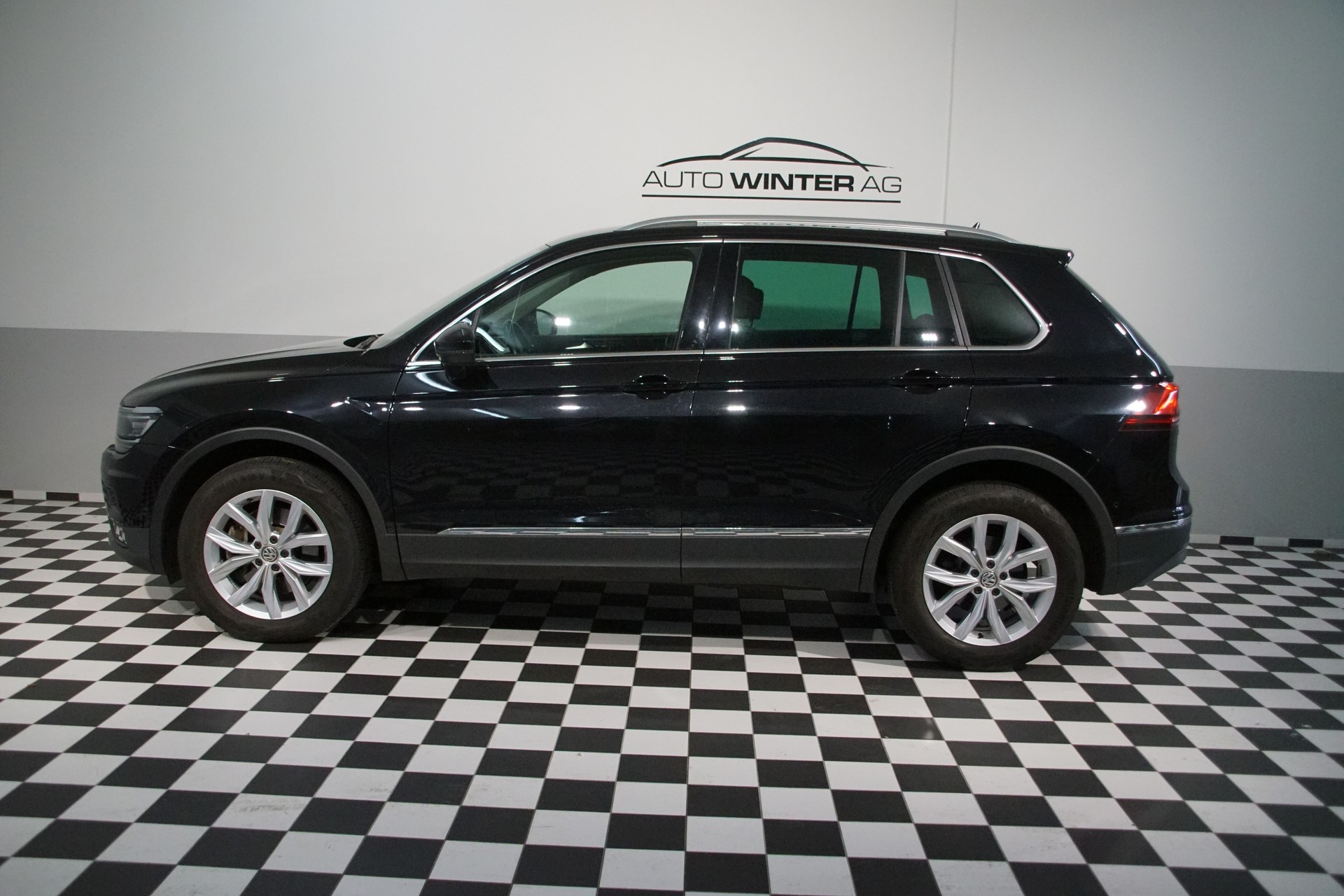 VW Tiguan 2.0 TDI SCR Highline 4Motion DSG-image-8