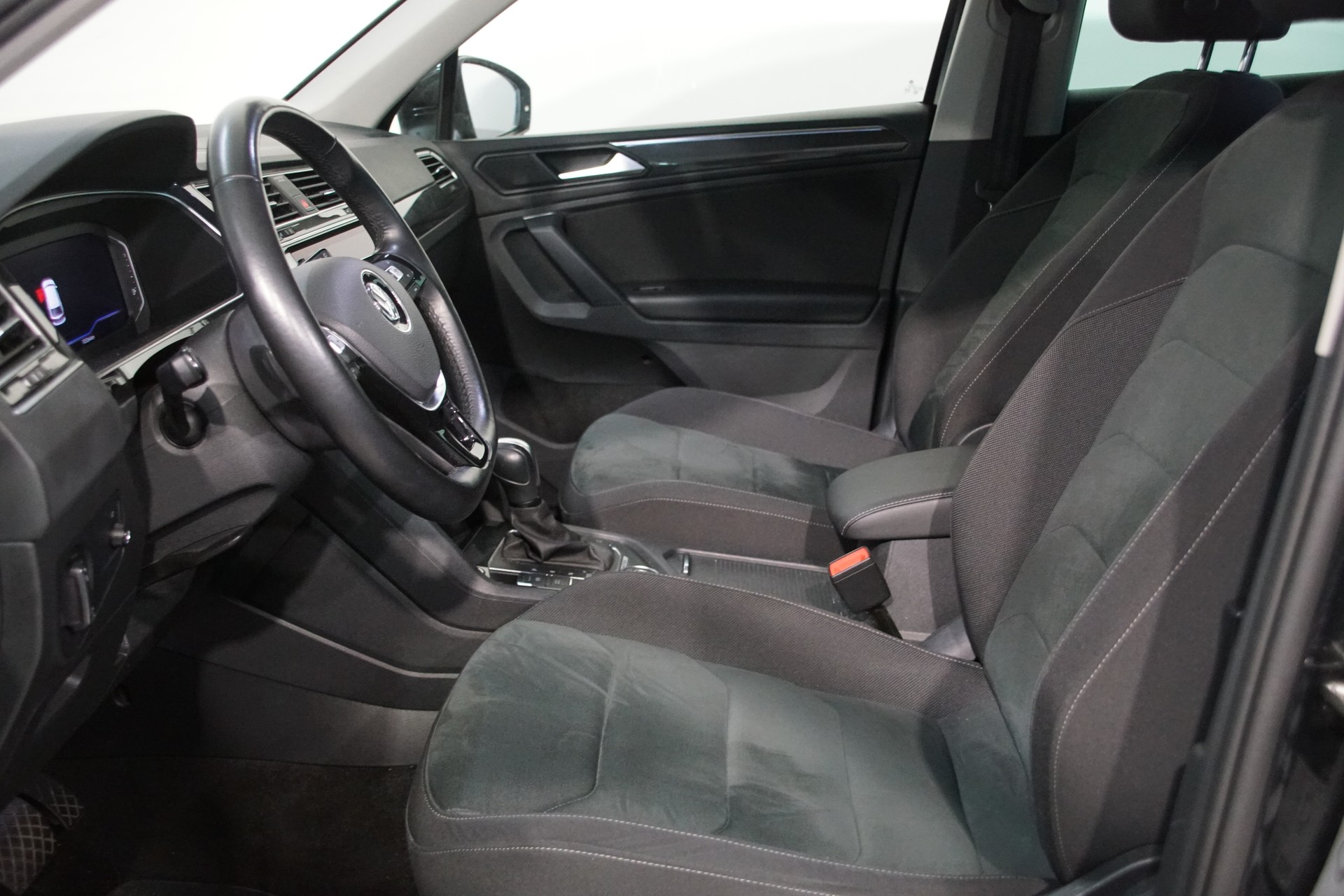 VW Tiguan 2.0 TDI SCR Highline 4Motion DSG-image-10