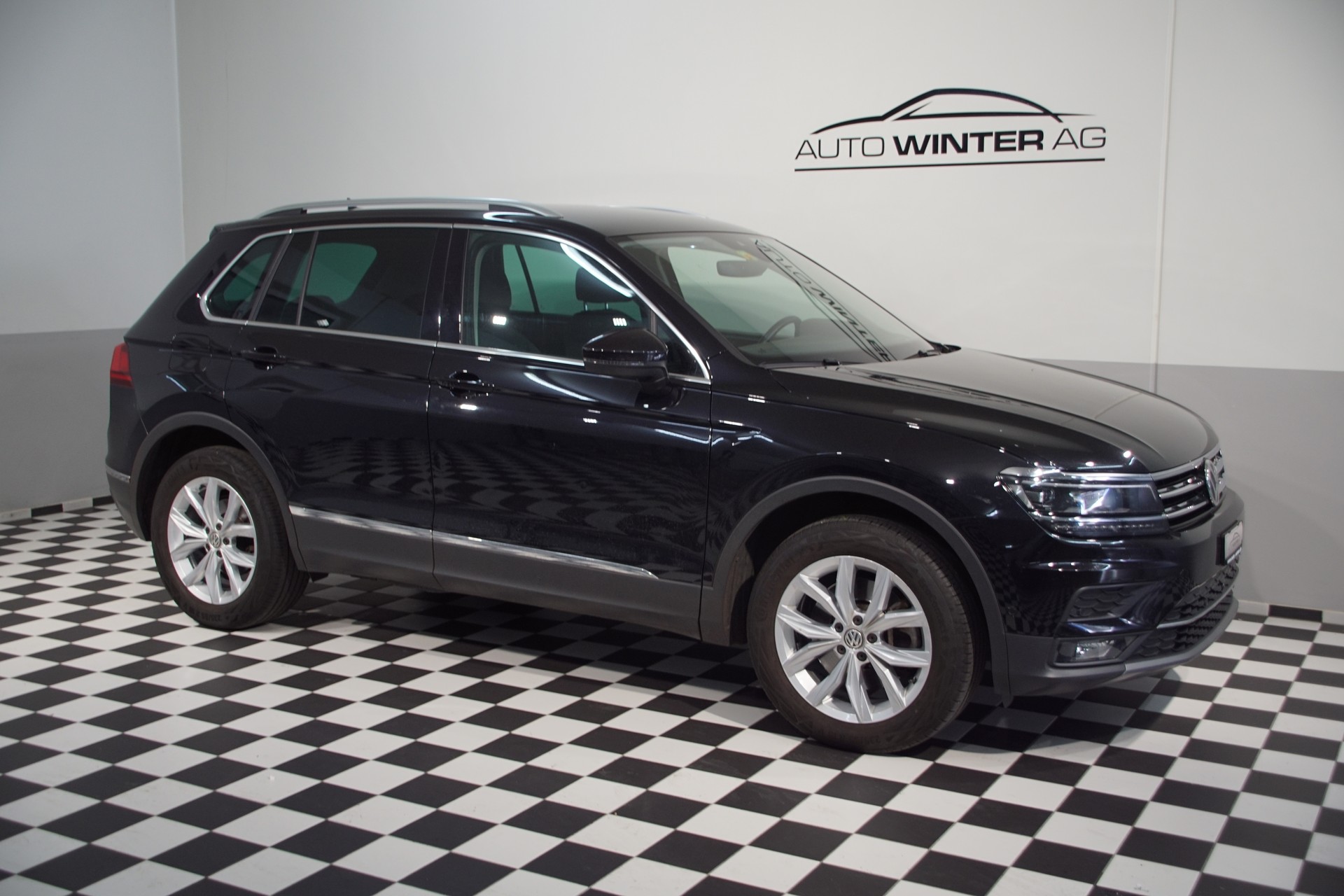 VW Tiguan 2.0 TDI SCR Highline 4Motion DSG-showroom-element-2