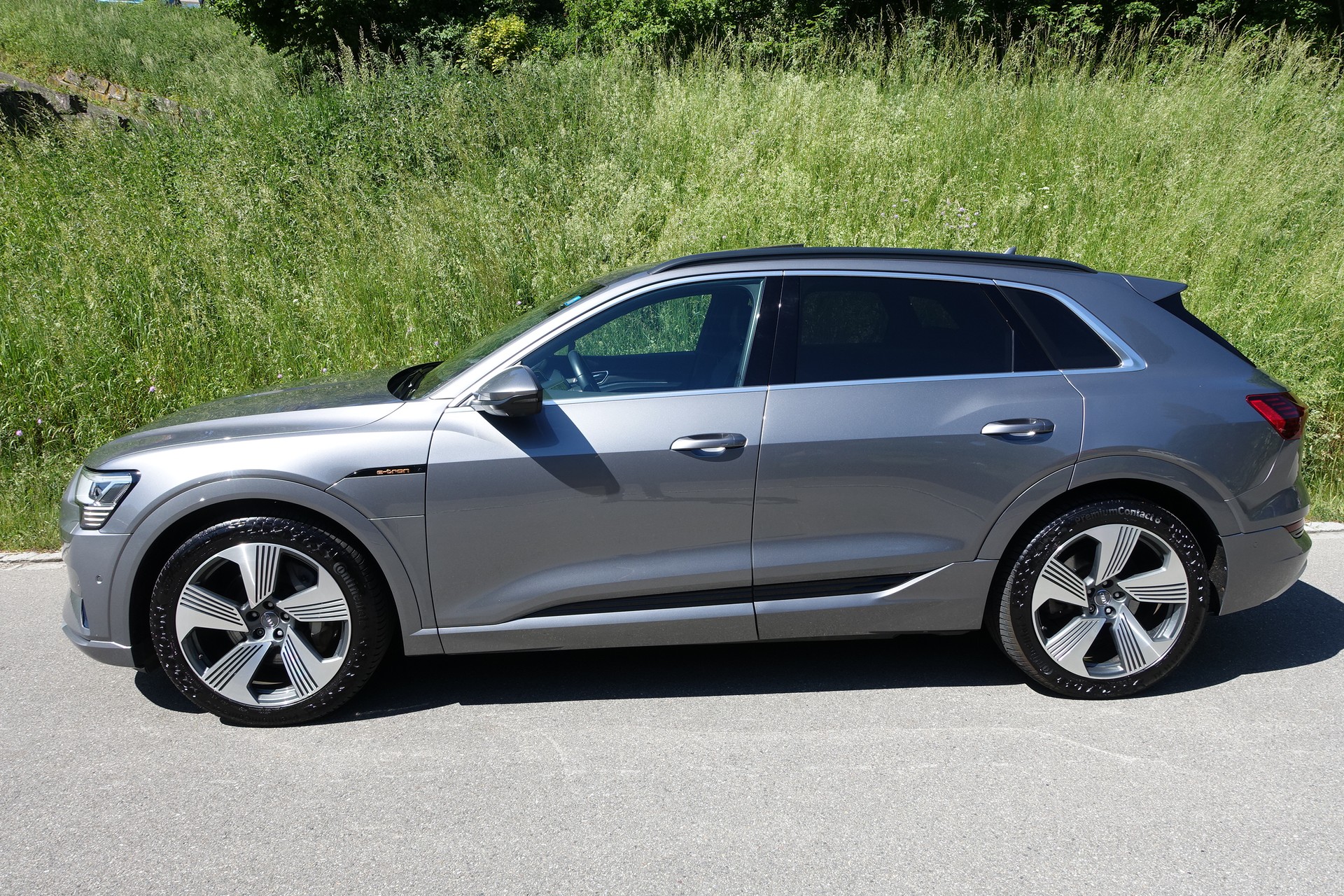 AUDI e-tron 55 Advanced quattro-image-4