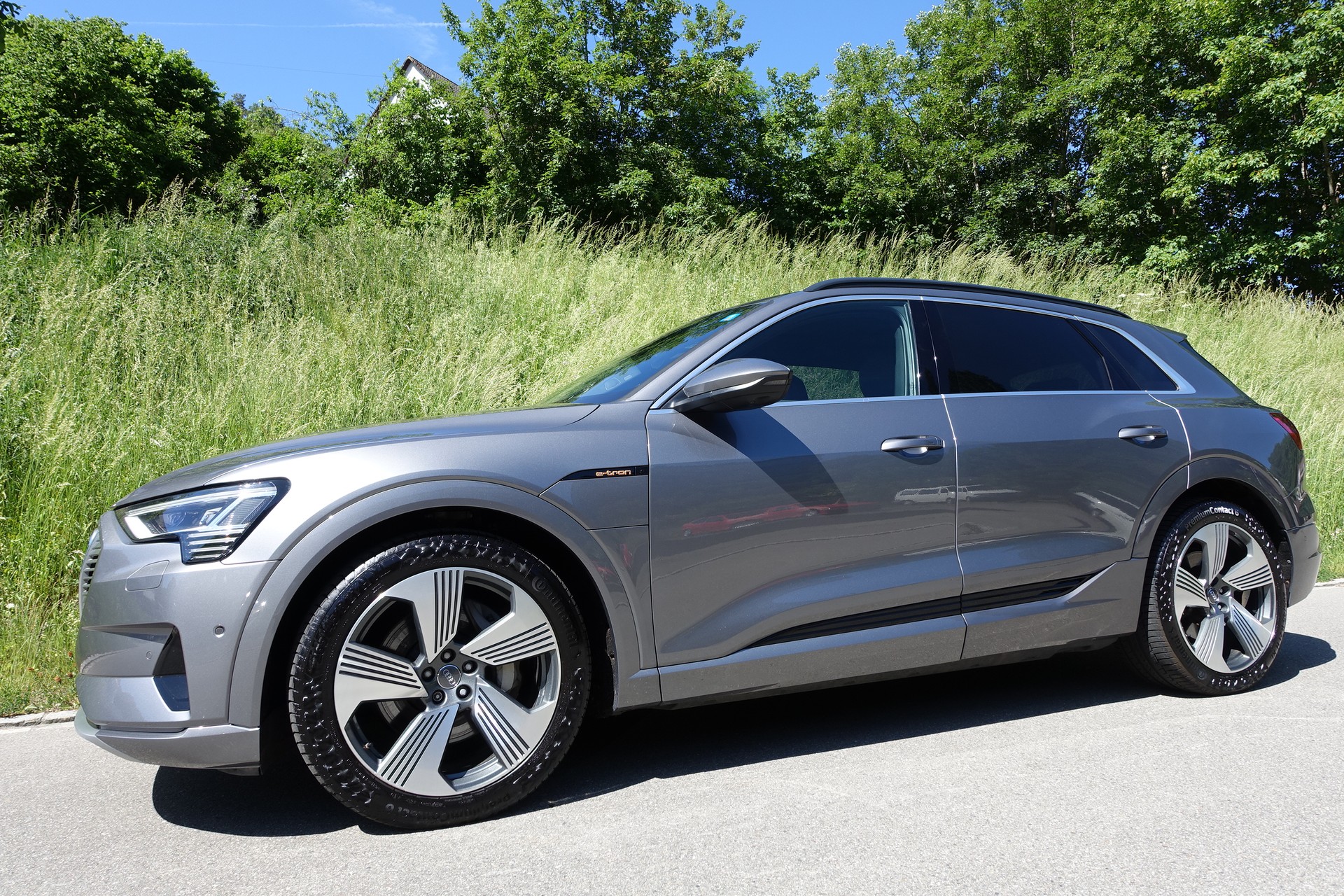 AUDI e-tron 55 Advanced quattro-image-1