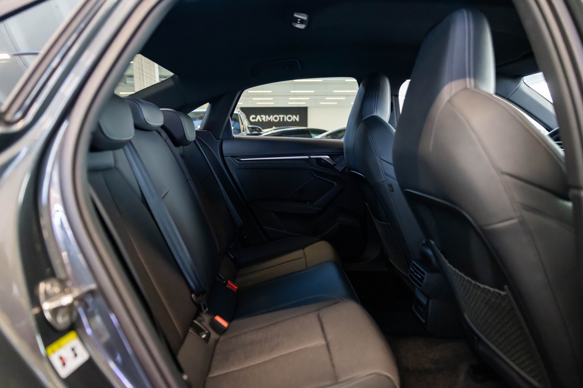 AUDI S3 Limousine 2.0 TFSI quattro S-Tronic / Virtual Cockpit / Led Scheinwerfer-image-16