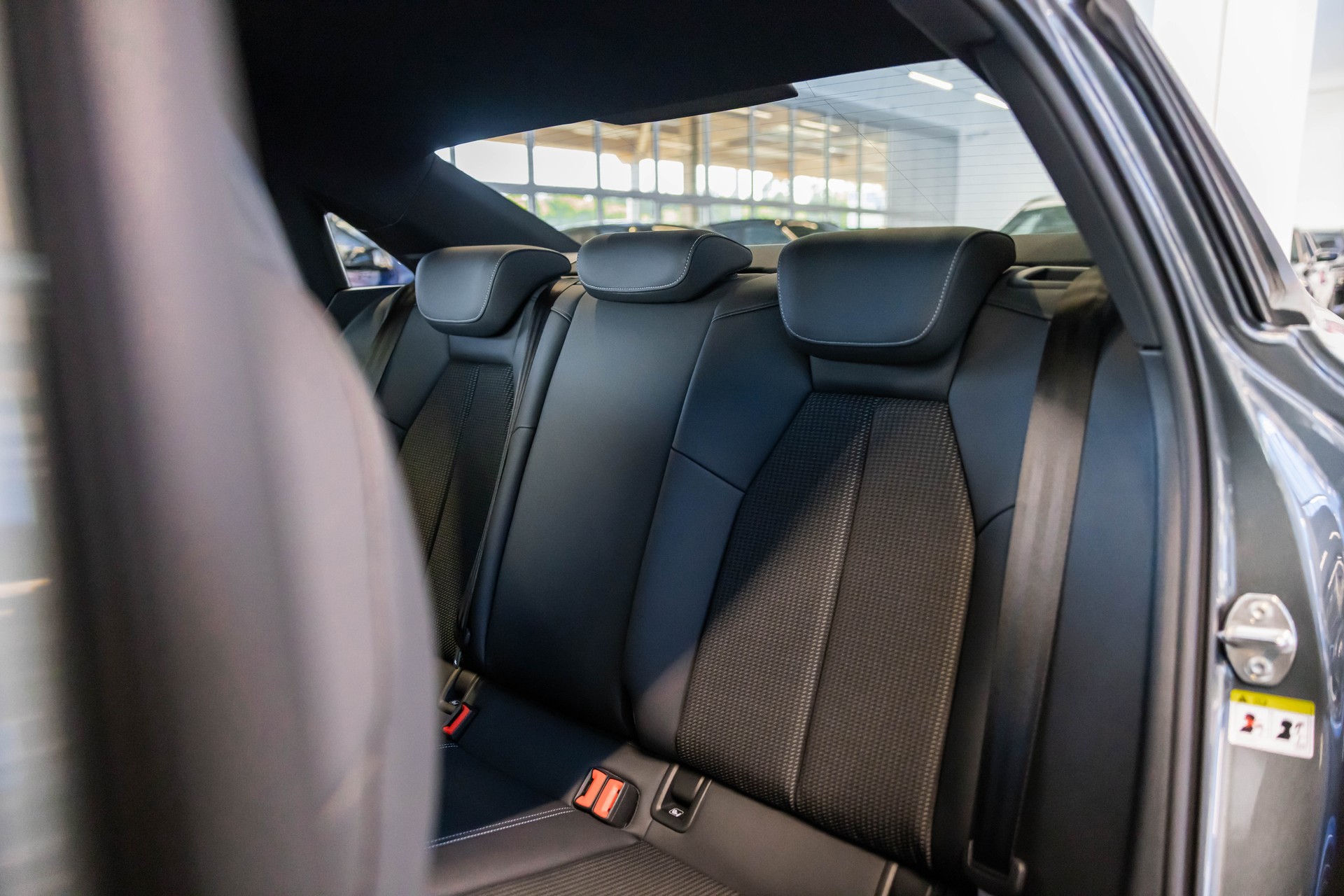 AUDI S3 Limousine 2.0 TFSI quattro S-Tronic / Virtual Cockpit / Led Scheinwerfer-image-15