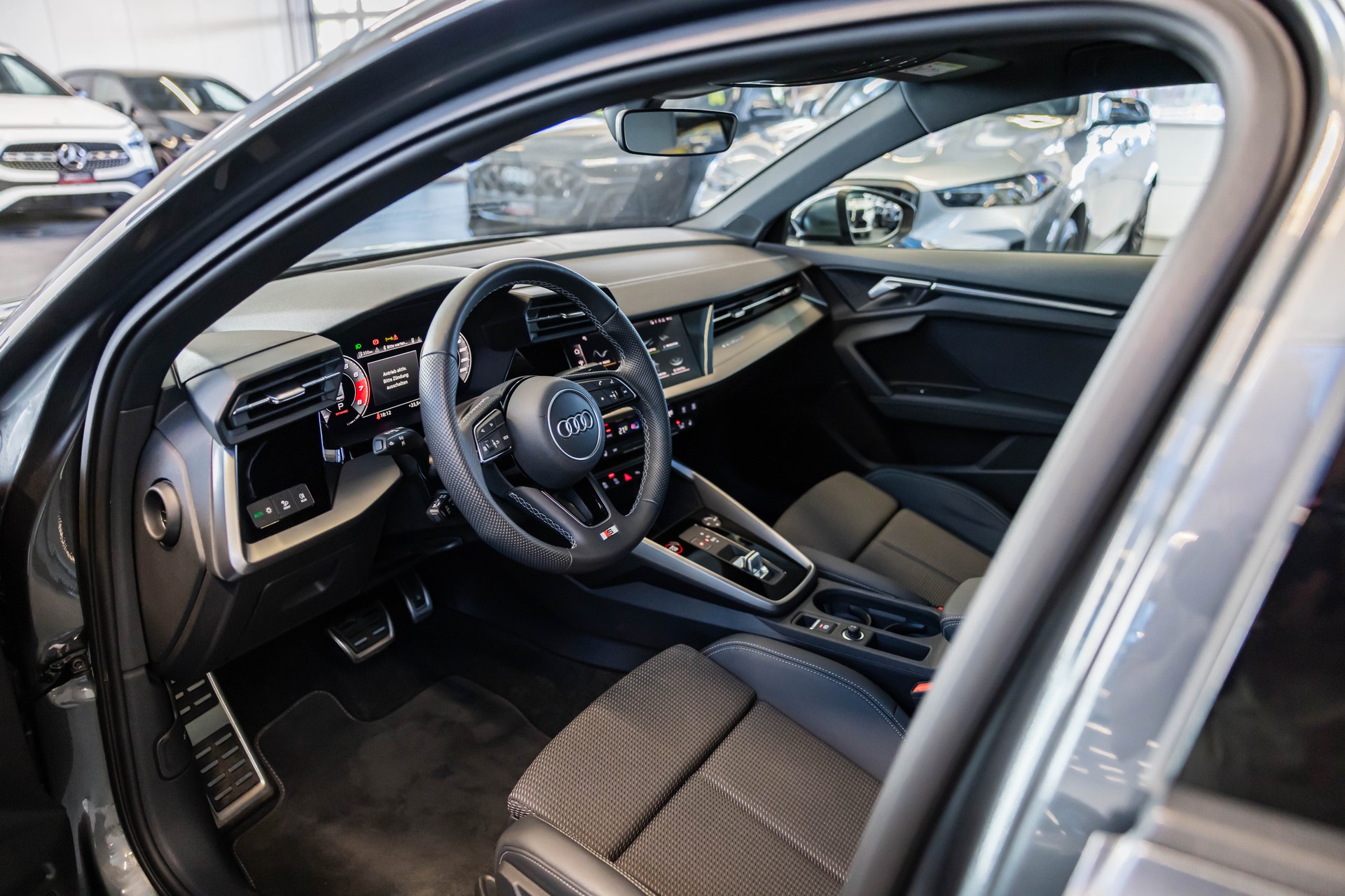 AUDI S3 Limousine 2.0 TFSI quattro S-Tronic / Virtual Cockpit / Led Scheinwerfer-image-10